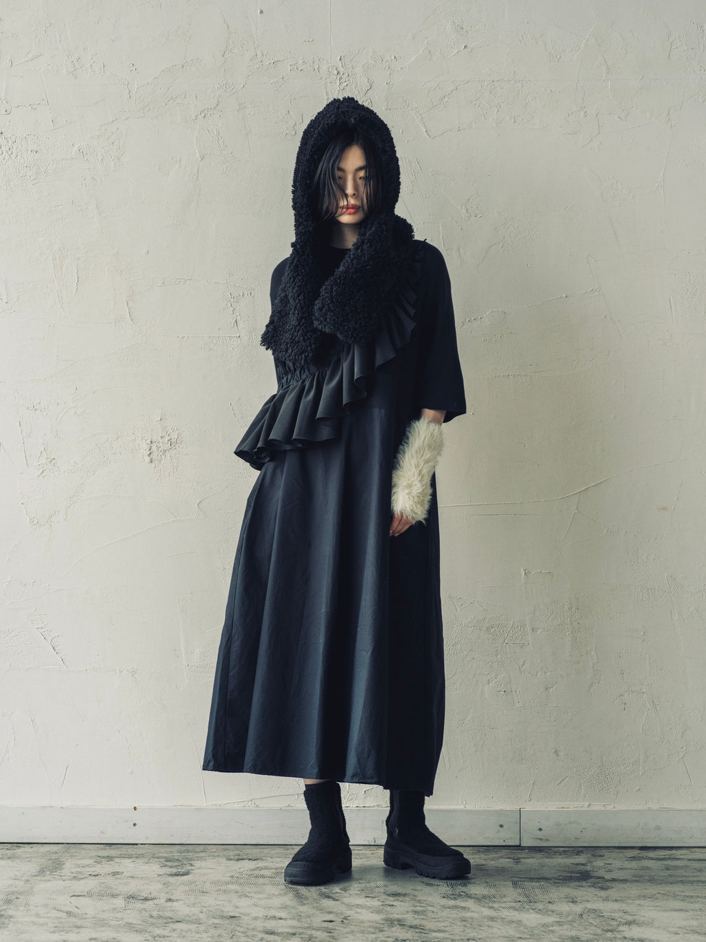 DŌRA | Versatile Ruffled Bag - BLACK