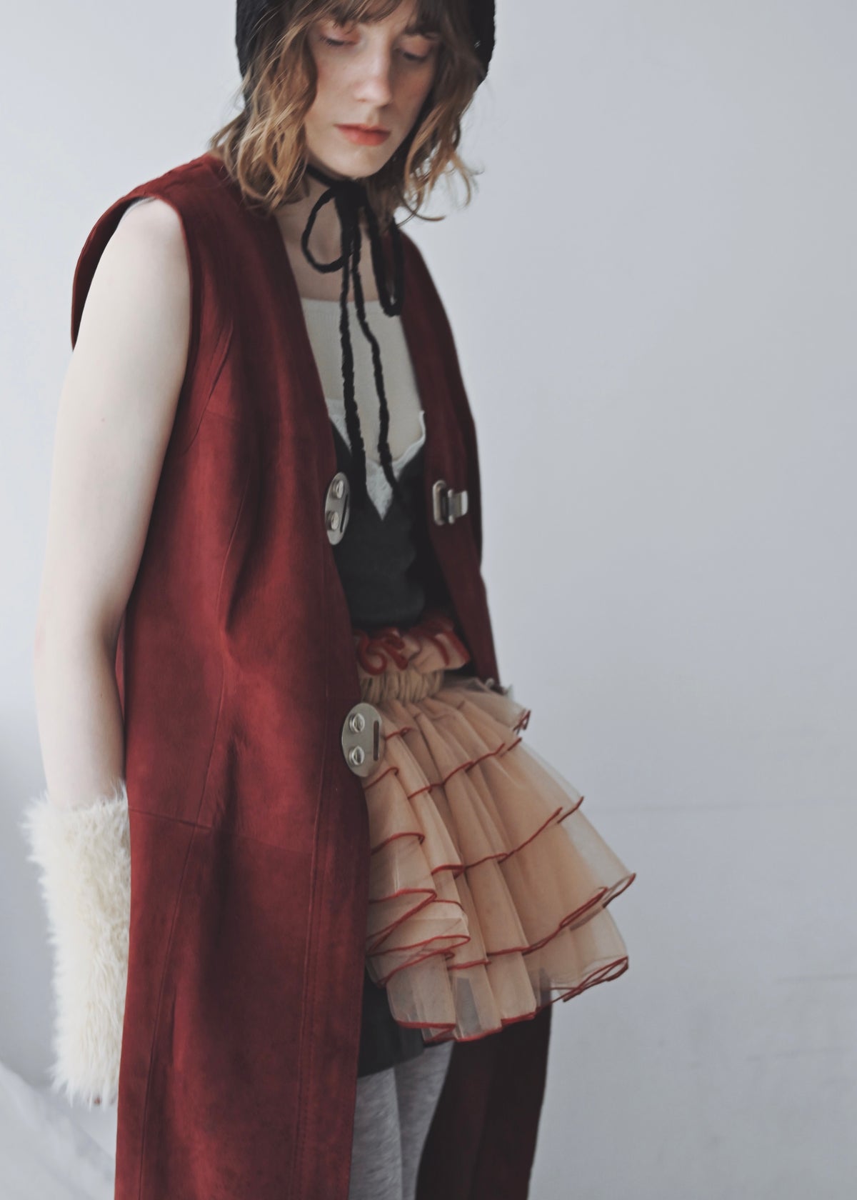 DŌRA TIÉRE | Ruffled Hidden Bag - FIG SANGRIA