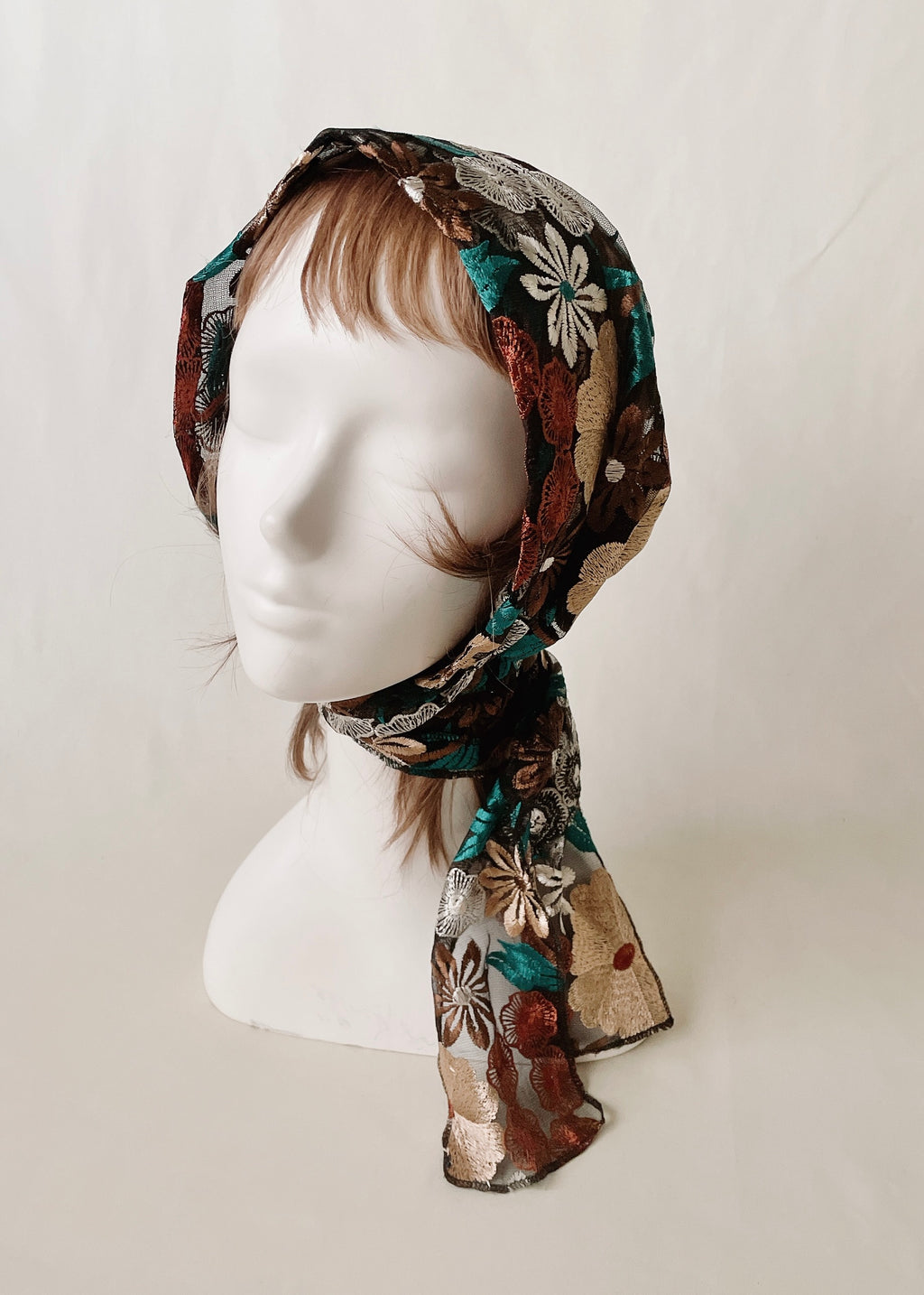 Vintage Garden | Embroidred Lace Veil Hood