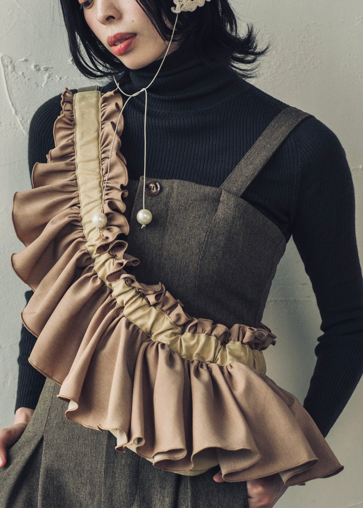 DŌRA | Versatile Ruffled Bag - SAND