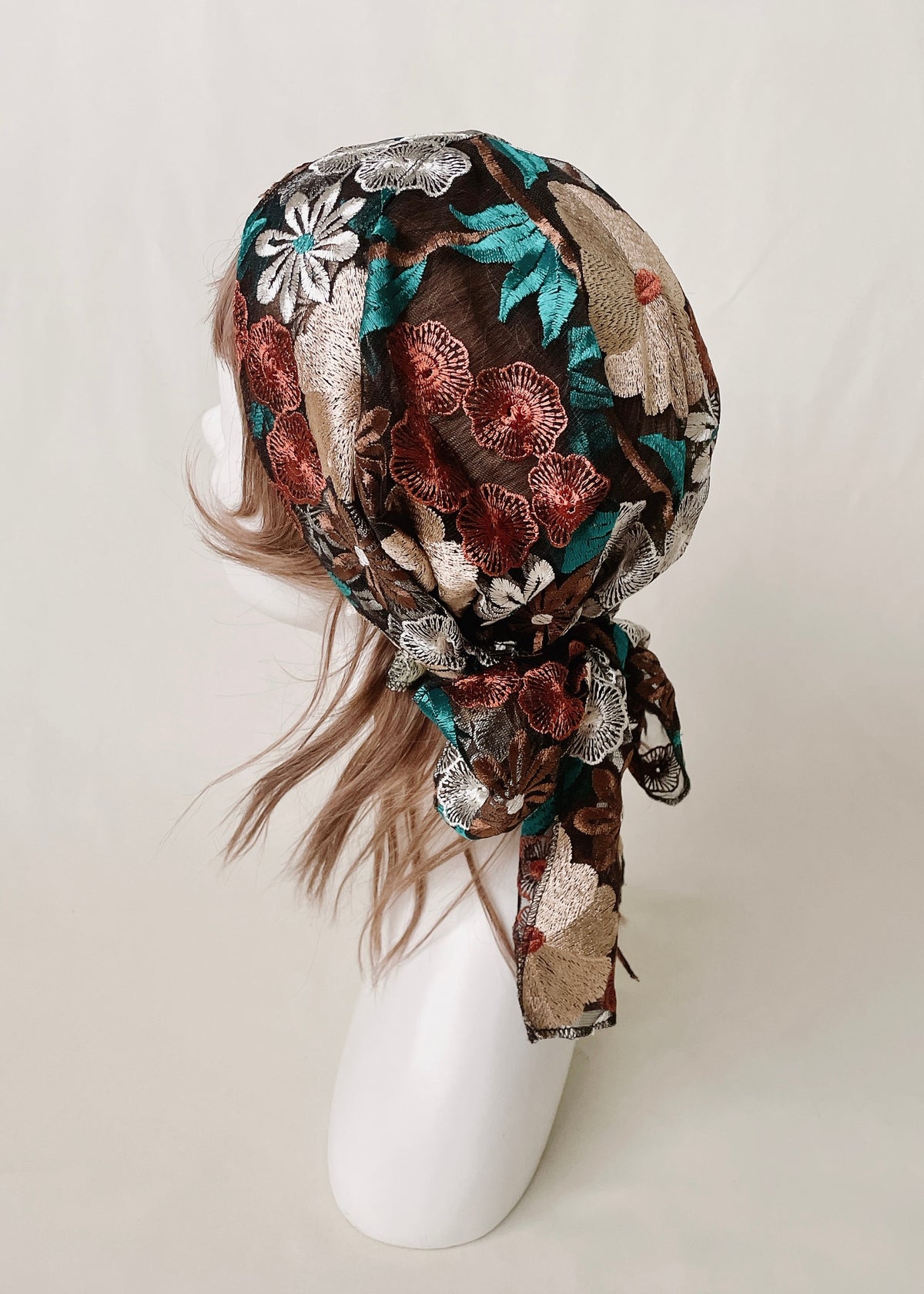 Vintage Garden | Embroidred Lace Veil Hood