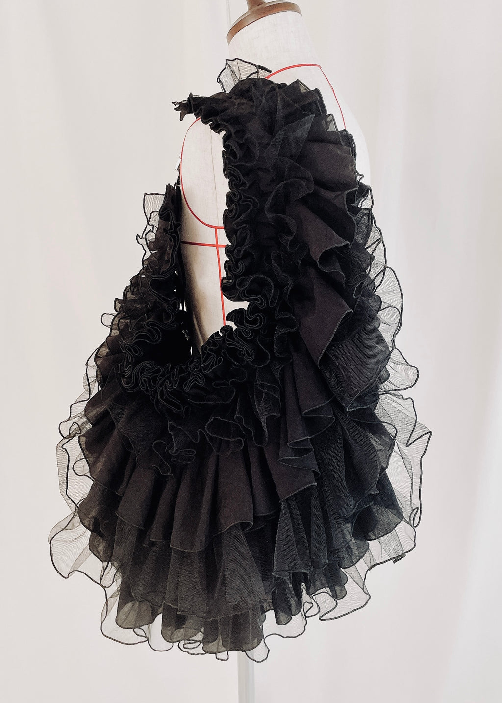 DŌRA QUAX | Ruffled Hidden Bag - NOIR