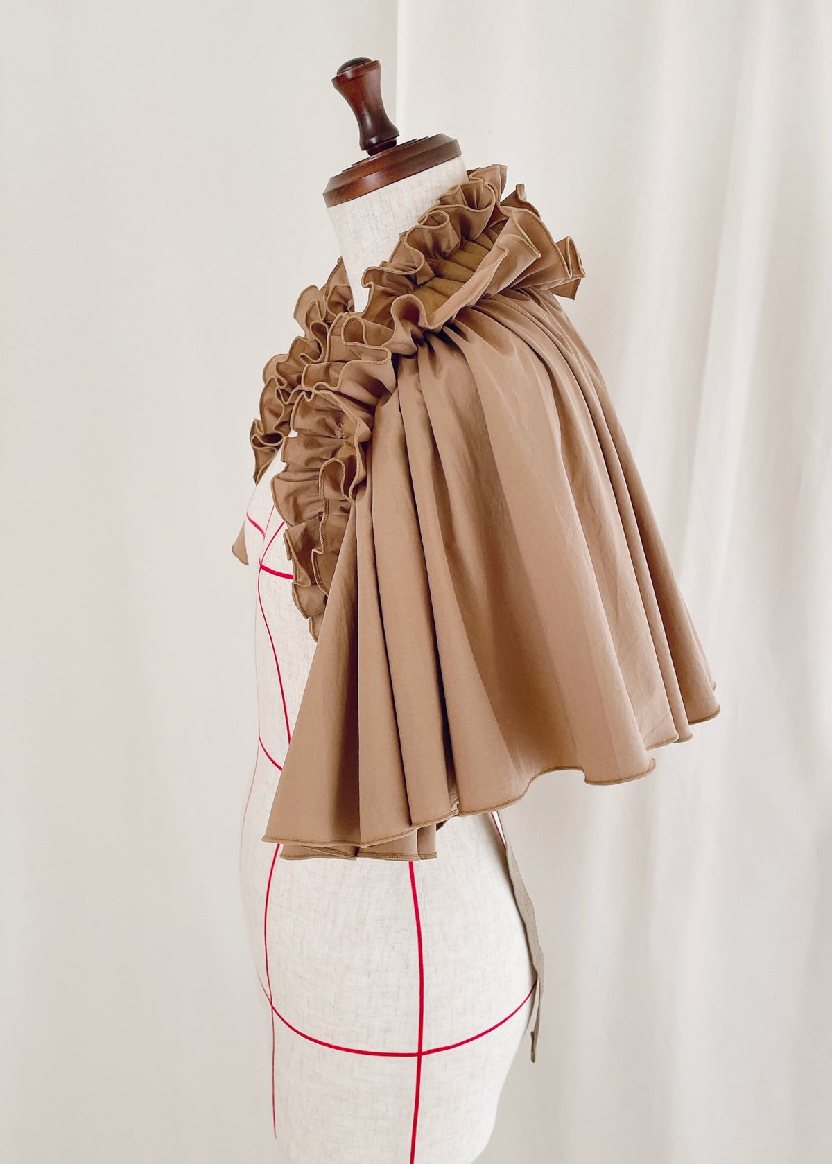 DŌRA NŌVA | Ruffled Hidden Bag - KHAKI