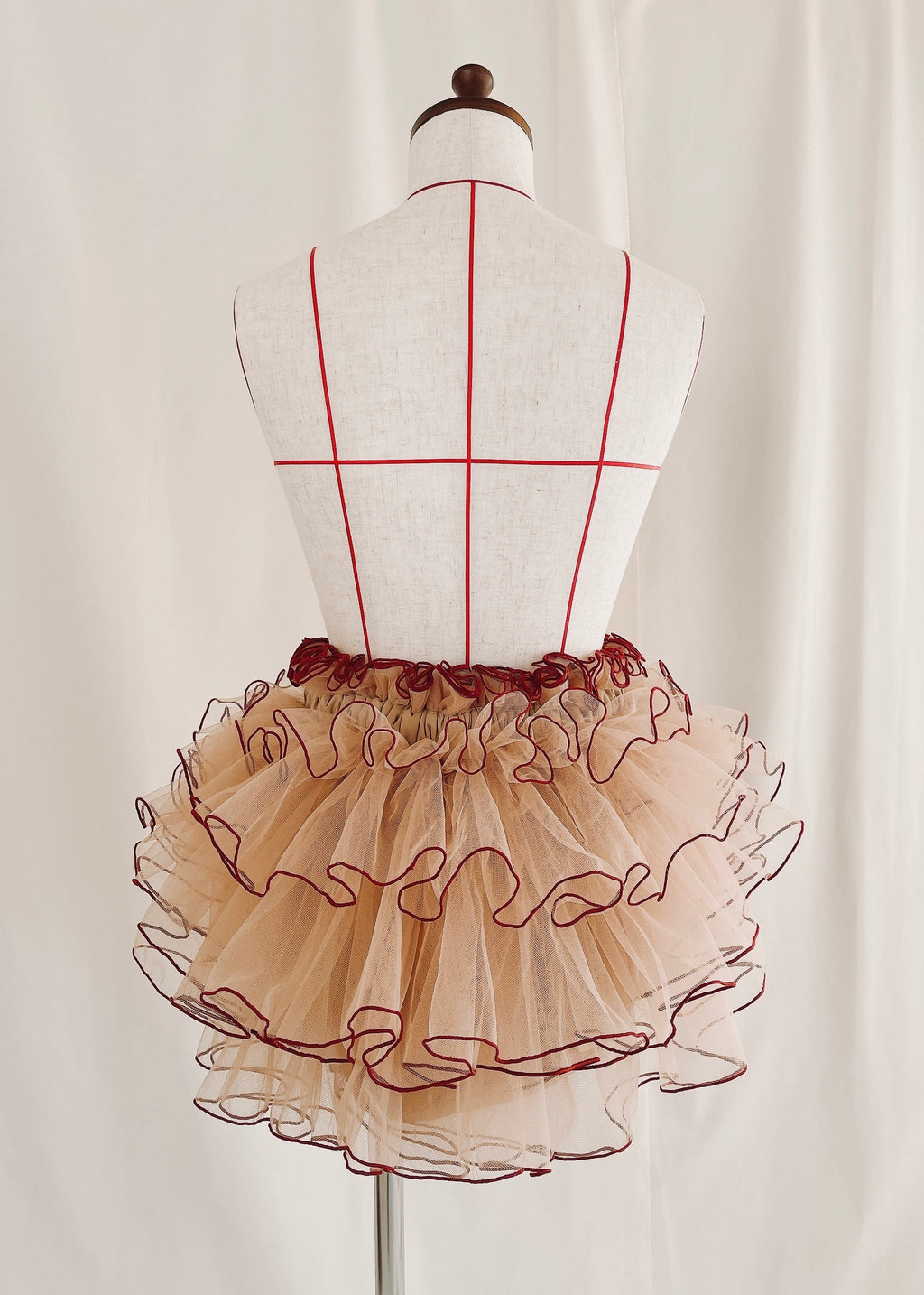 DŌRA TIÉRE | Ruffled Hidden Bag - FIG SANGRIA