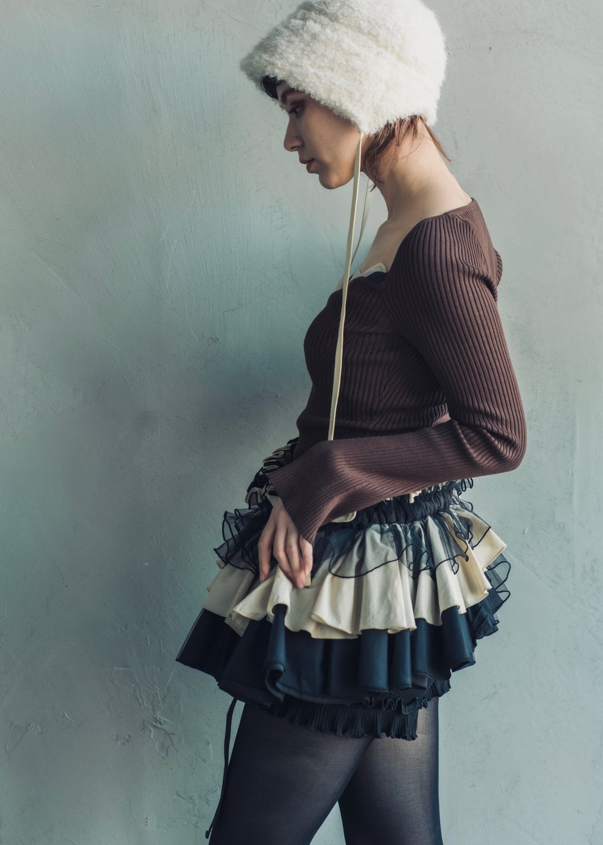 DŌRA MÖRA | Versatile Ruffled Bag - LAMP BLACK