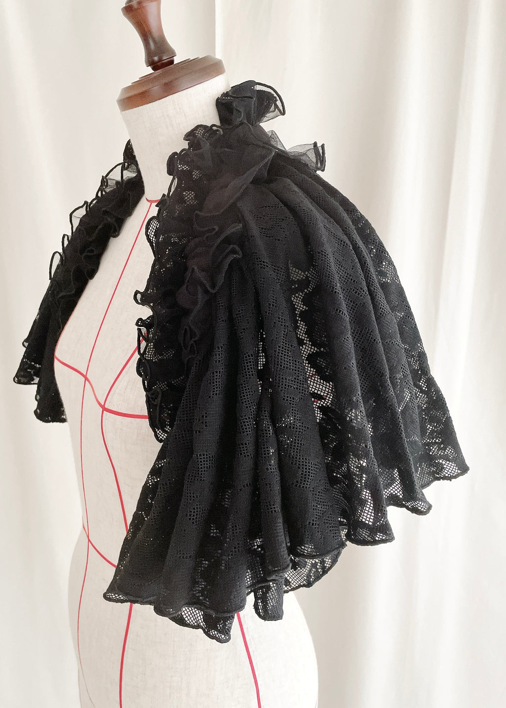 DŌRA CÎTA | Ruffled Hidden Bag - OFF WHITE