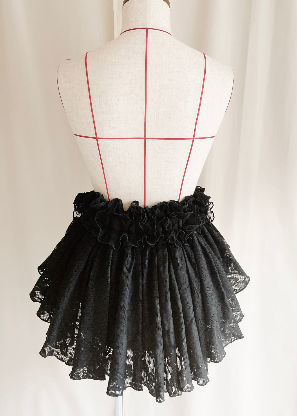 DŌRA CÎTA | Ruffled Hidden Bag - OFF WHITE