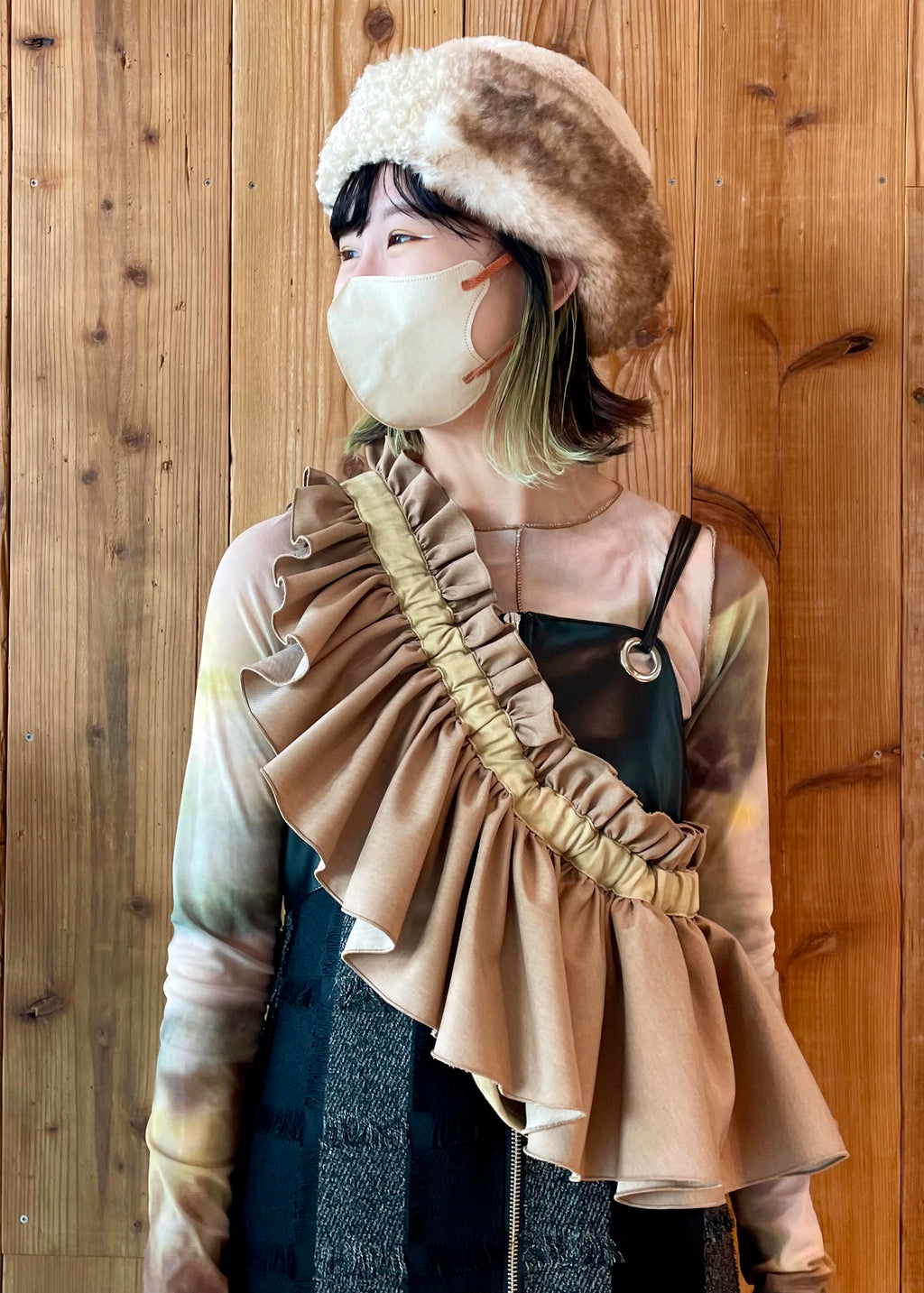 DŌRA | Versatile Ruffled Bag - SAND
