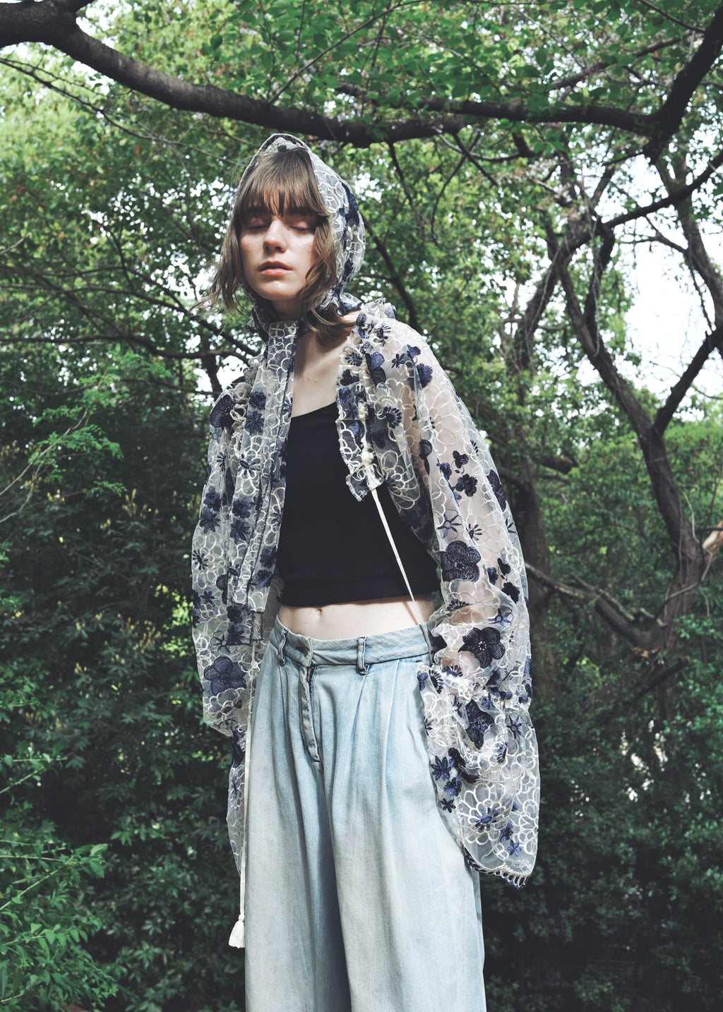 Anemone | Embroidred Lace Veil Hood