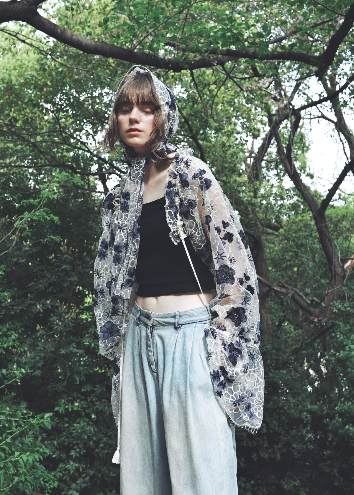 Anemone | Embroidred Lace Veil Hood