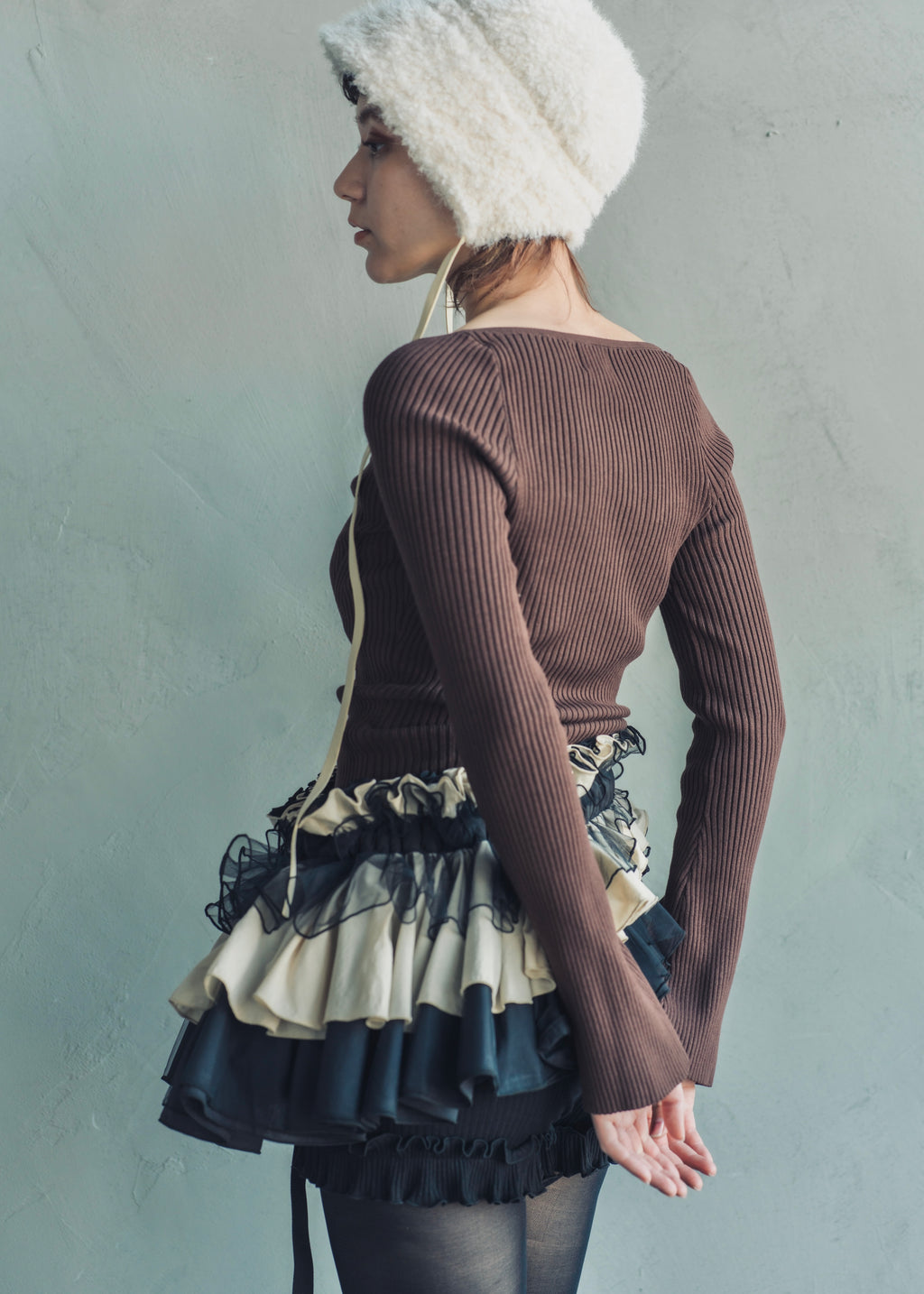 DŌRA MÖRA | Versatile Ruffled Bag - LAMP BLACK