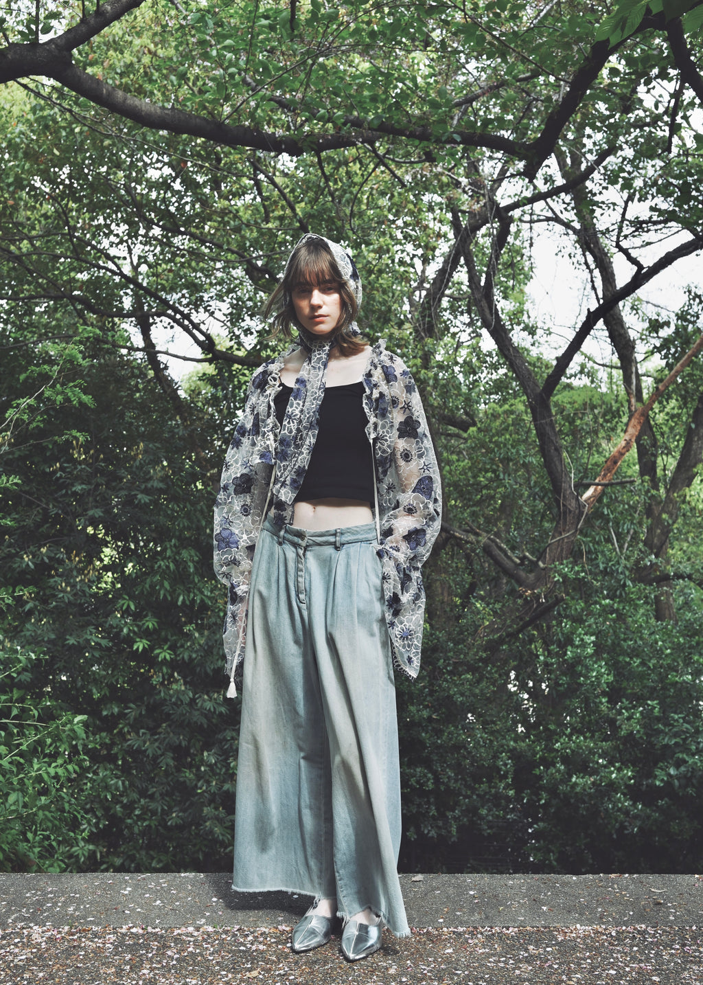 Anemone | Embroidred Lace Veil Hood