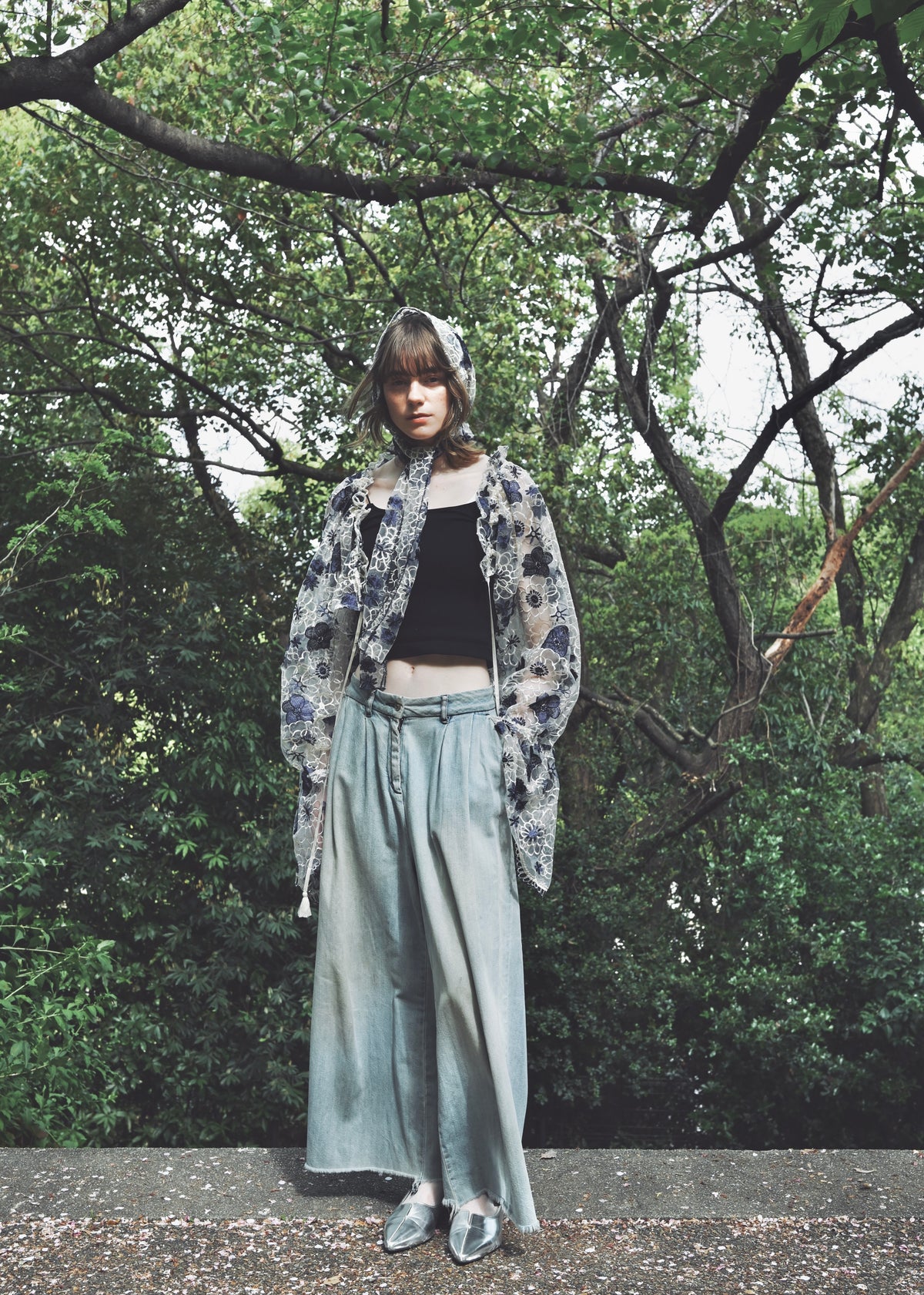 Anemone | Embroidred Lace Veil Hood