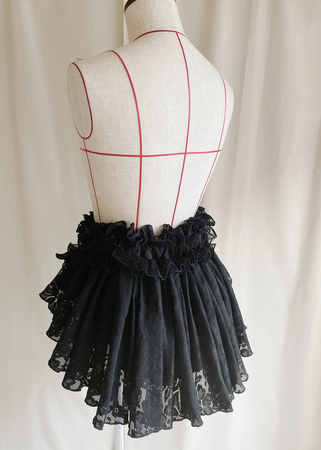 DŌRA CÎTA | Ruffled Hidden Bag - OFF WHITE