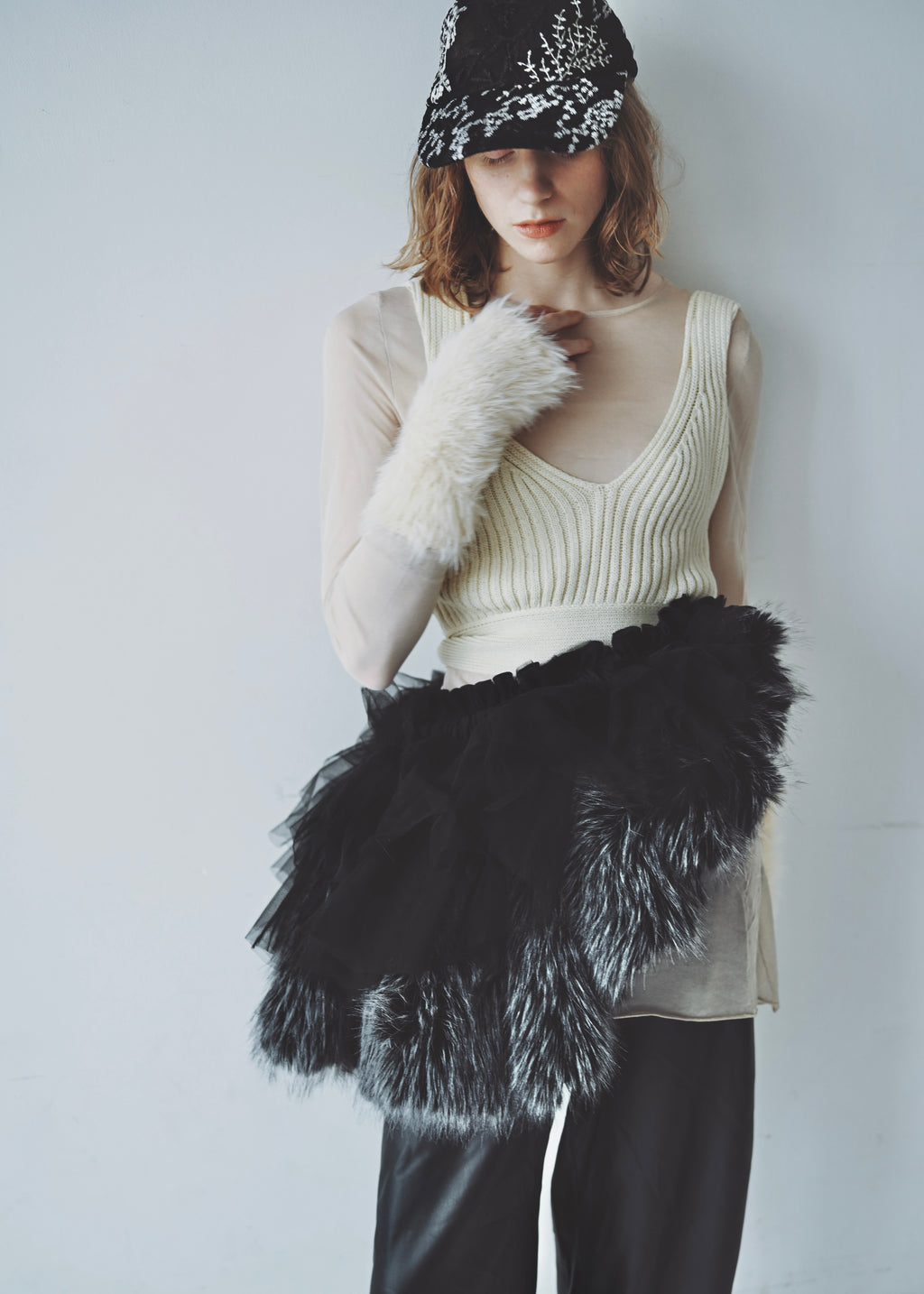 DŌRA VORAN | Fur-Ruffled Hidden Bag - NOIR FOX