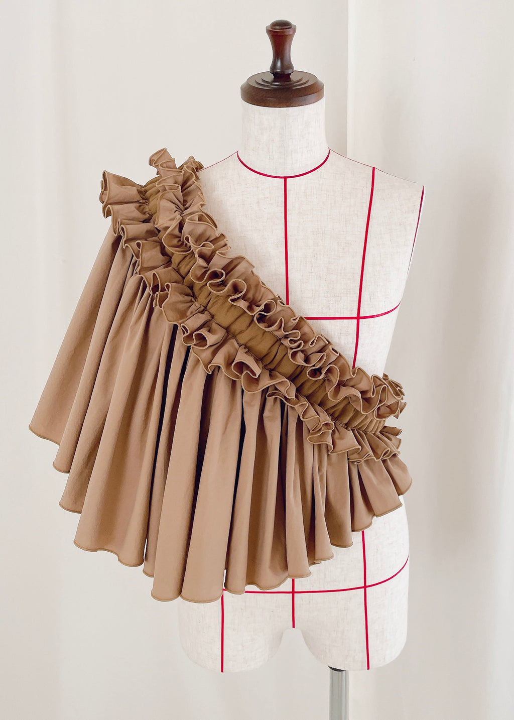 DŌRA NŌVA | Ruffled Hidden Bag - KHAKI