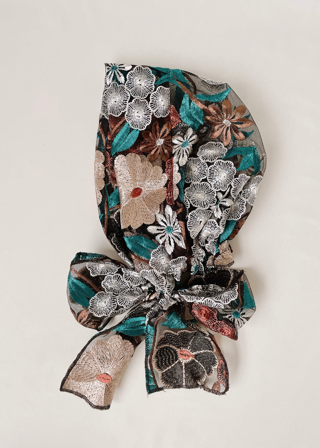 Vintage Garden | Embroidred Lace Veil Hood