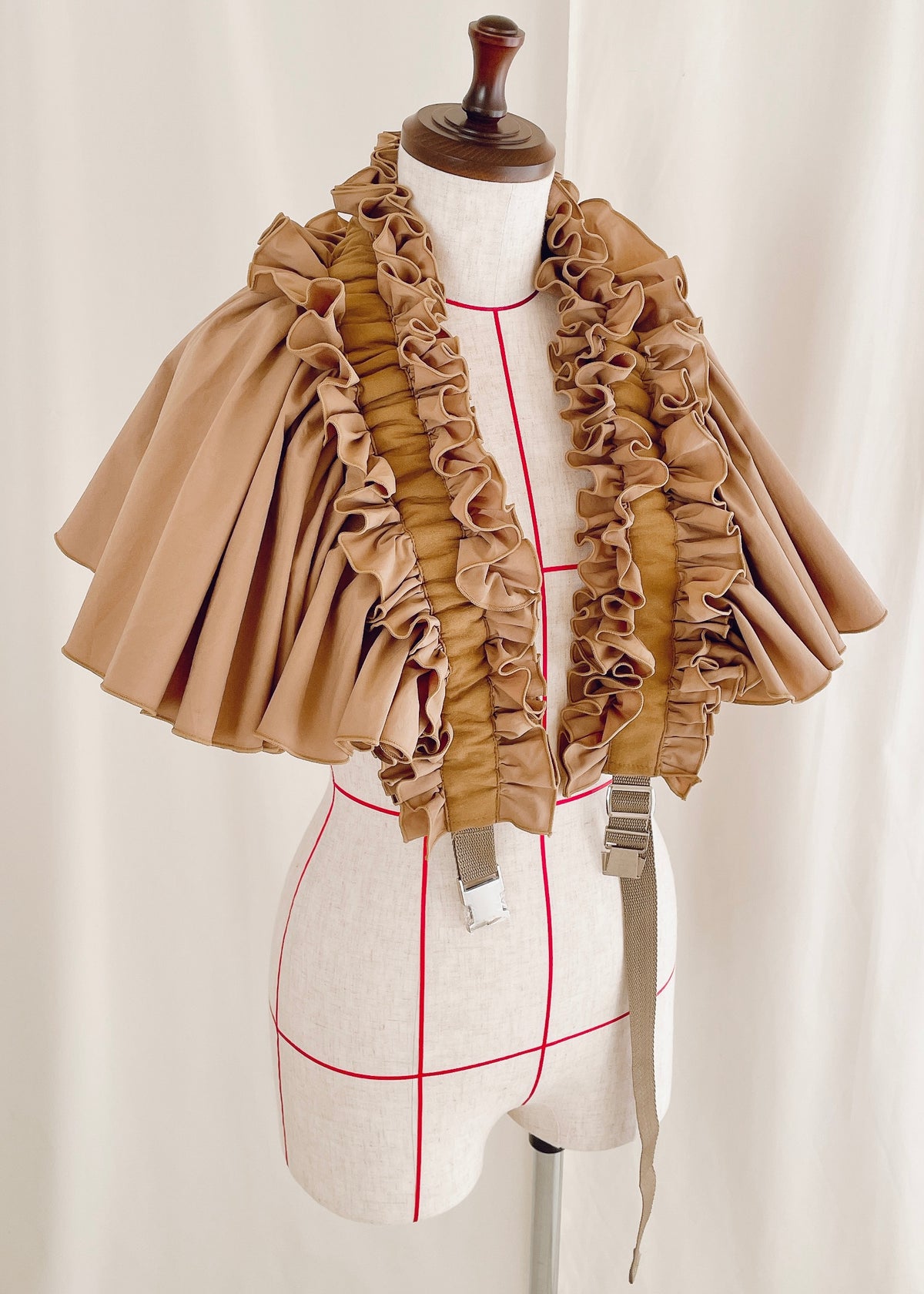 DŌRA NŌVA | Ruffled Hidden Bag - KHAKI