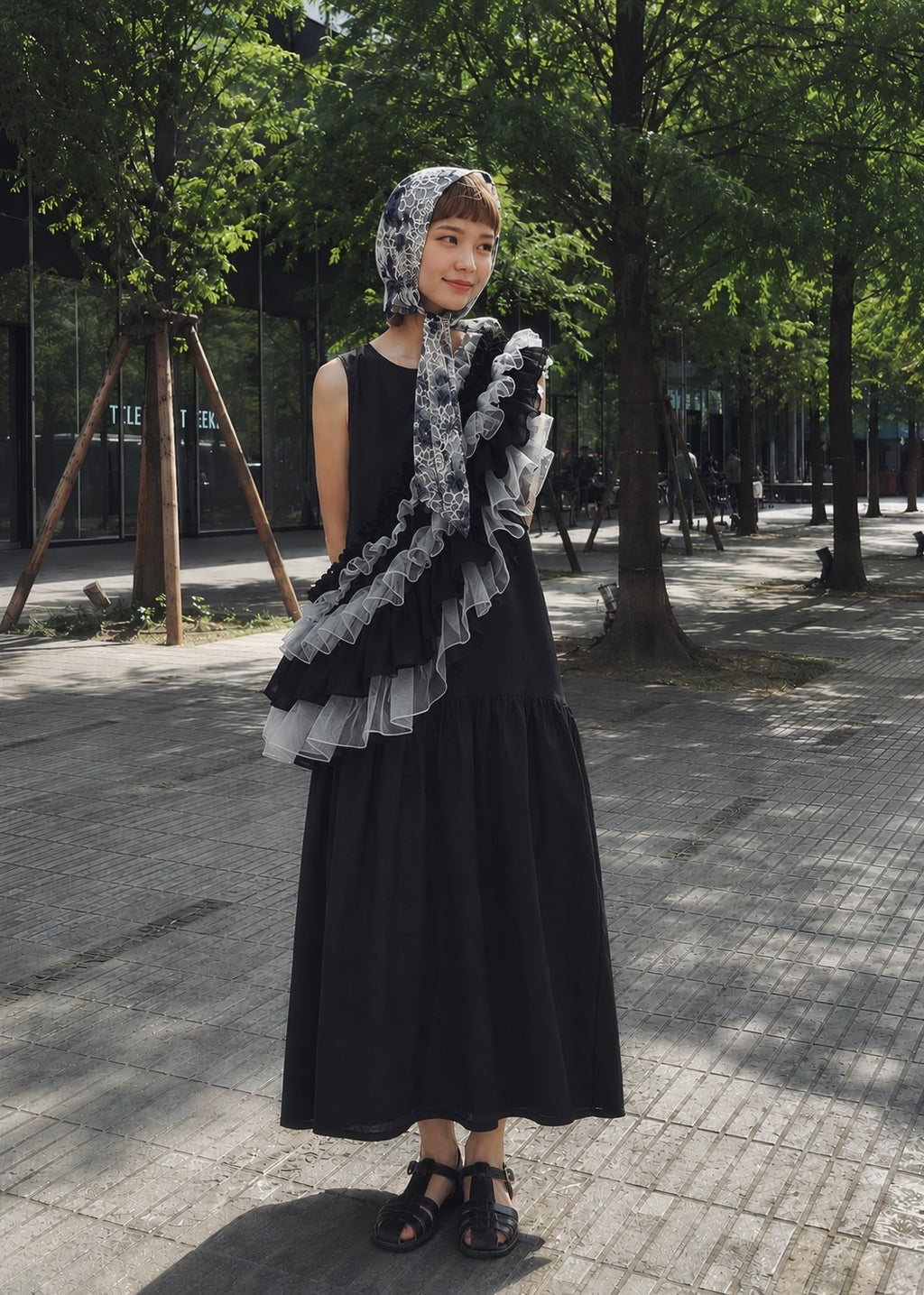 DŌRA QUAX | Ruffled Hidden Bag - MONOCHROME