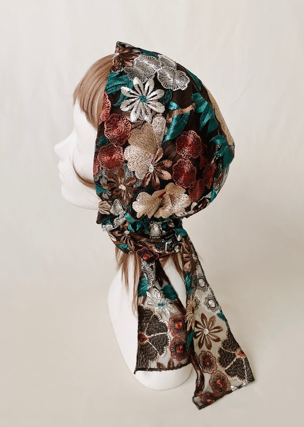 Vintage Garden | Embroidred Lace Veil Hood