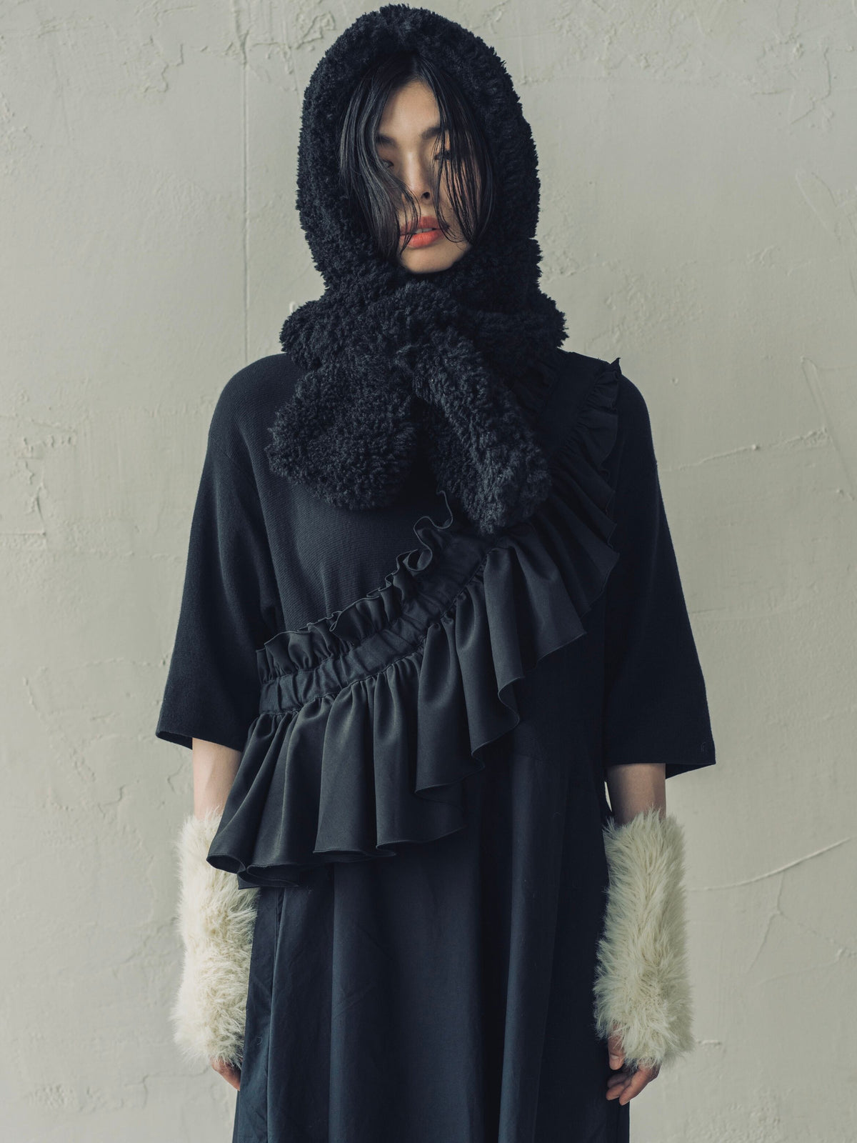 DŌRA | Versatile Ruffled Bag - BLACK