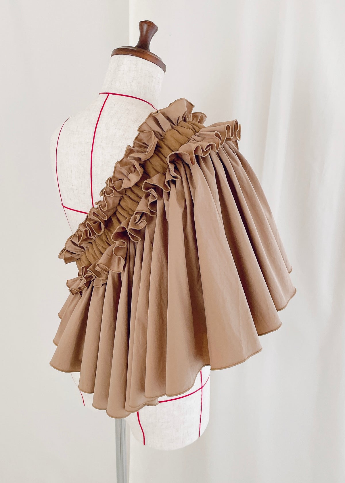 DŌRA NŌVA | Ruffled Hidden Bag - KHAKI