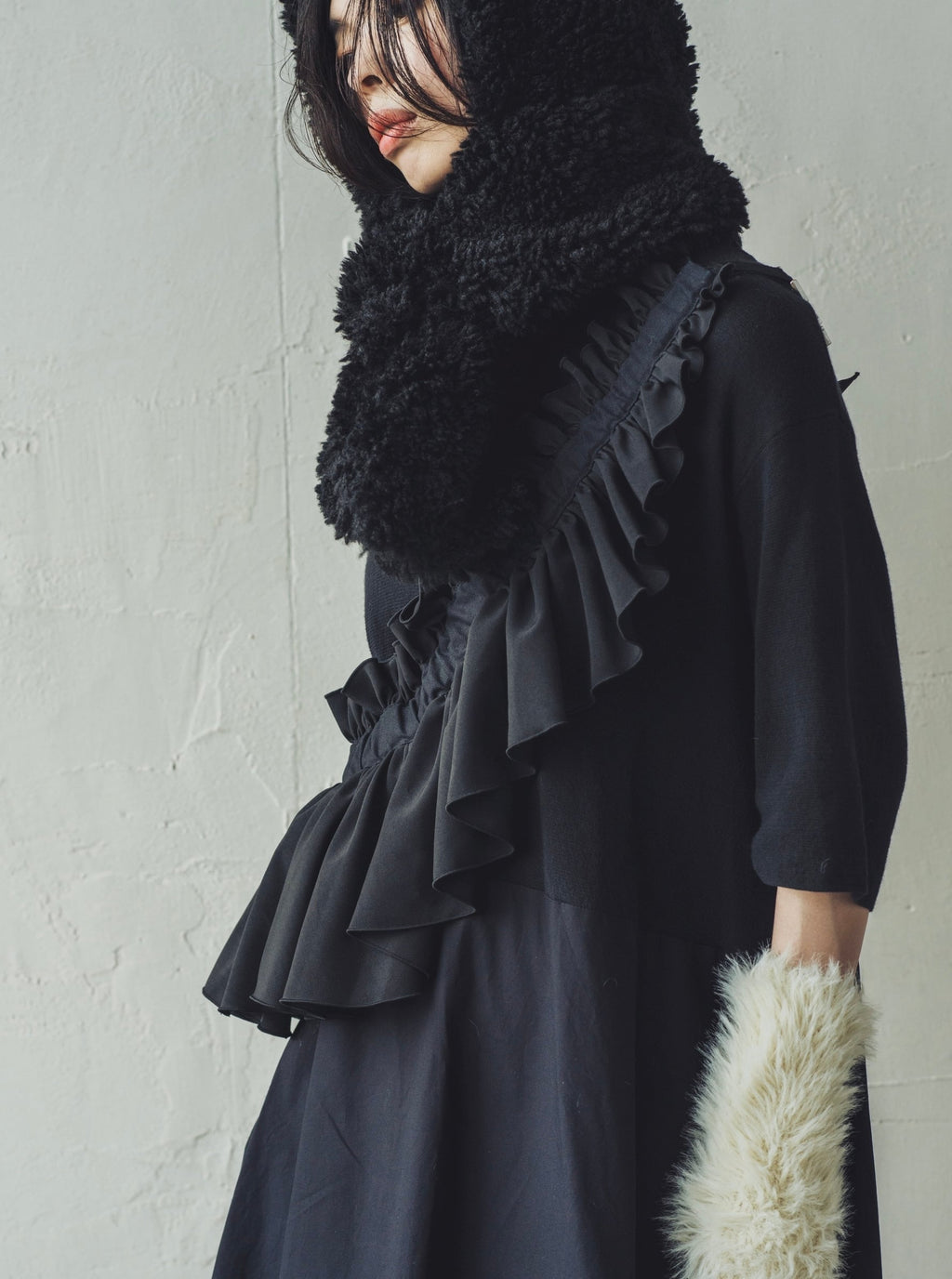 DŌRA | Versatile Ruffled Bag - BLACK