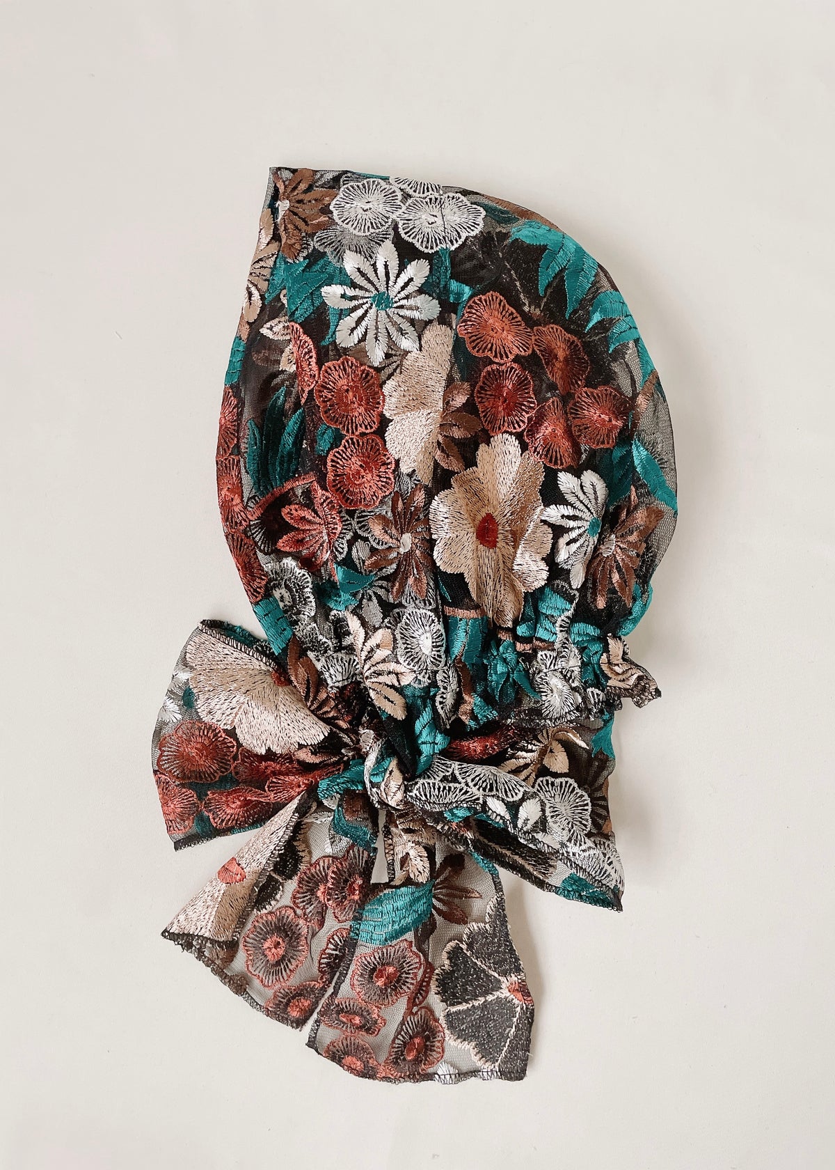 Vintage Garden | Embroidred Lace Veil Hood