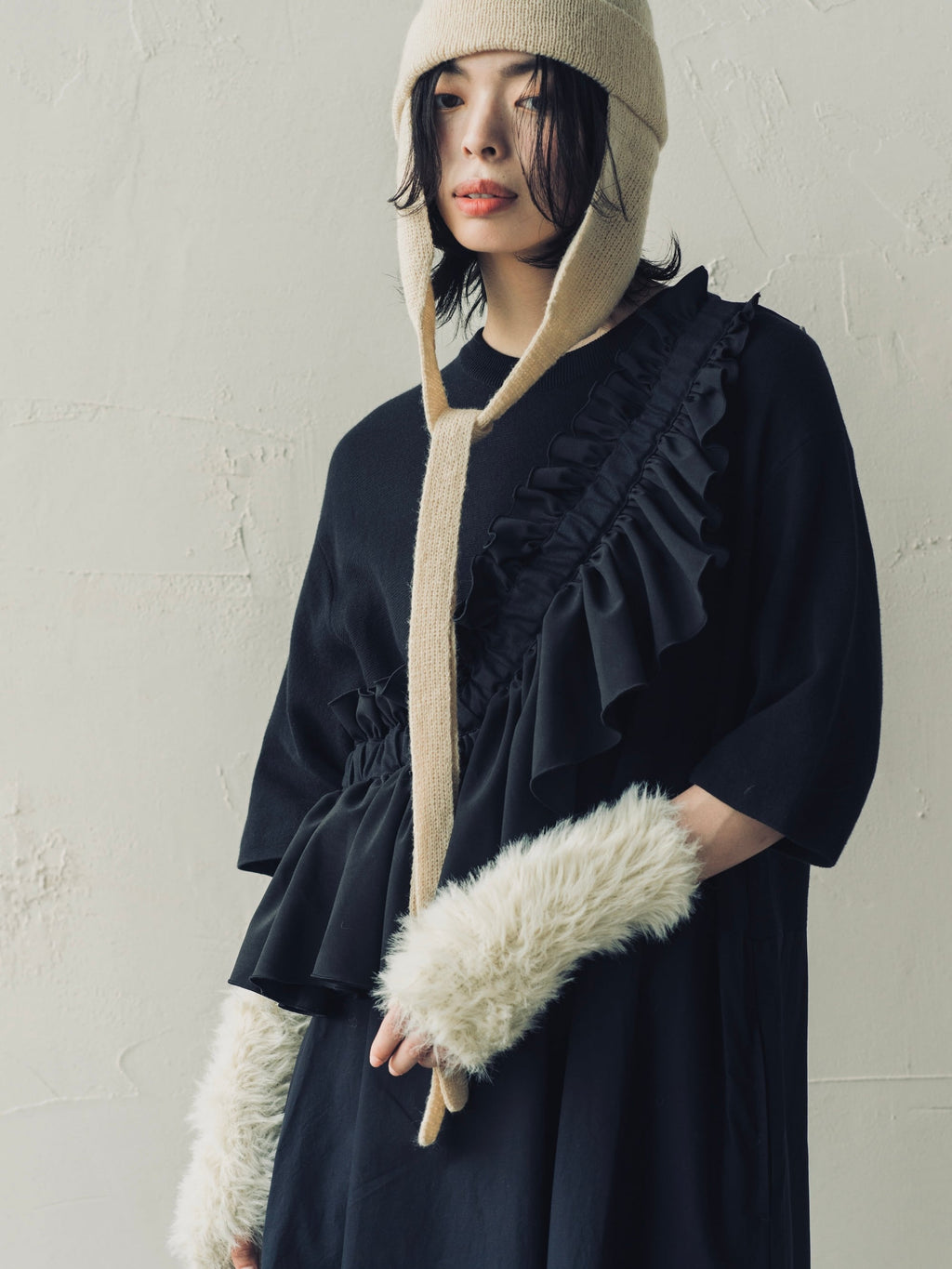 DŌRA | Versatile Ruffled Bag - BLACK