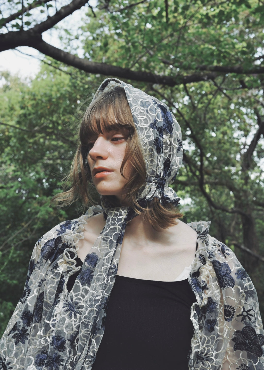 Anemone | Embroidred Lace Veil Hood