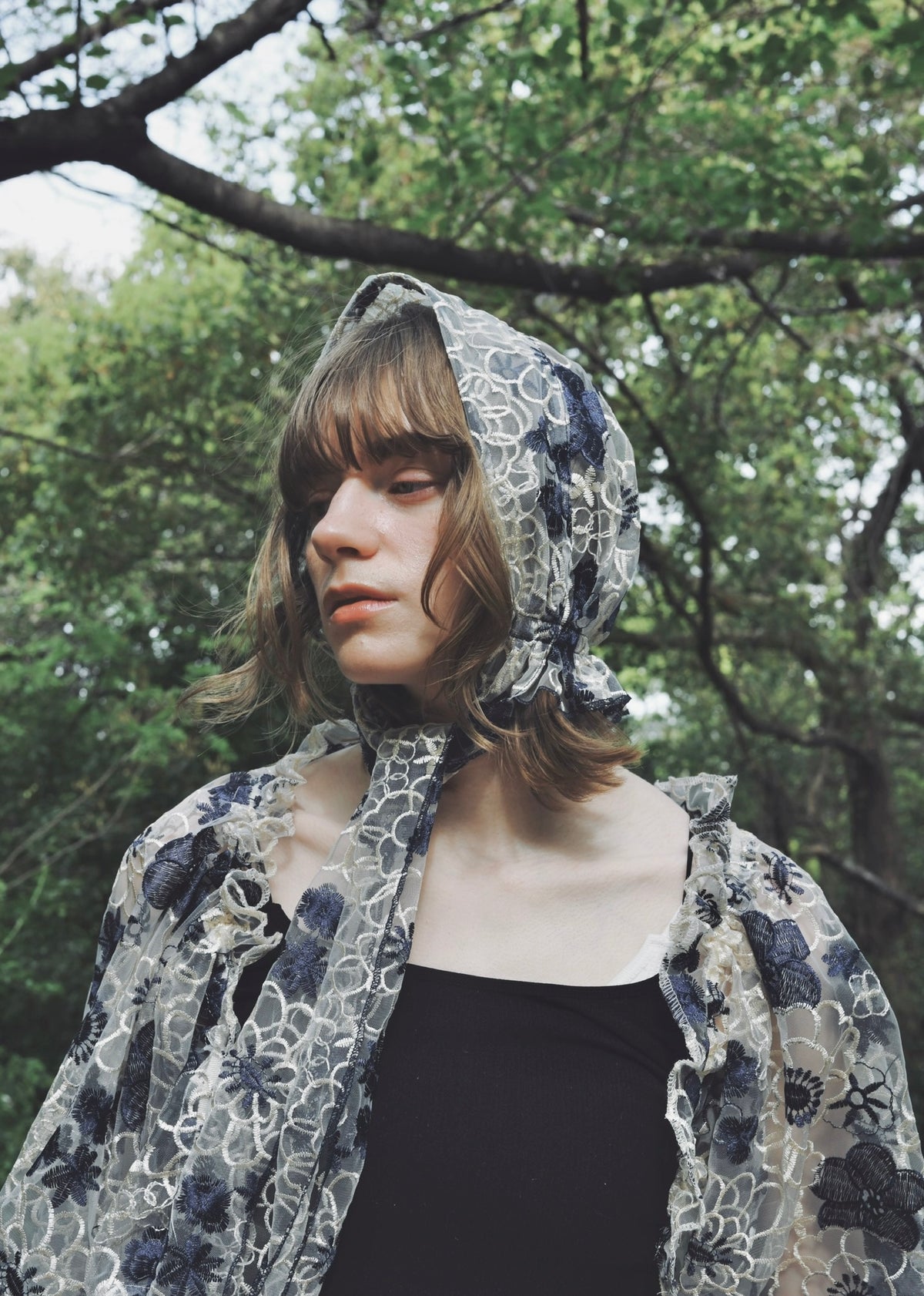 Anemone | Embroidred Lace Veil Hood