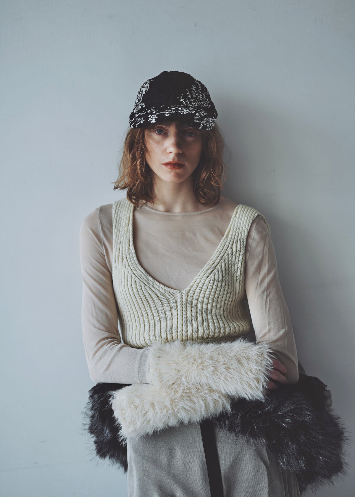 DŌRA VORAN | Fur-Ruffled Hidden Bag - NOIR FOX