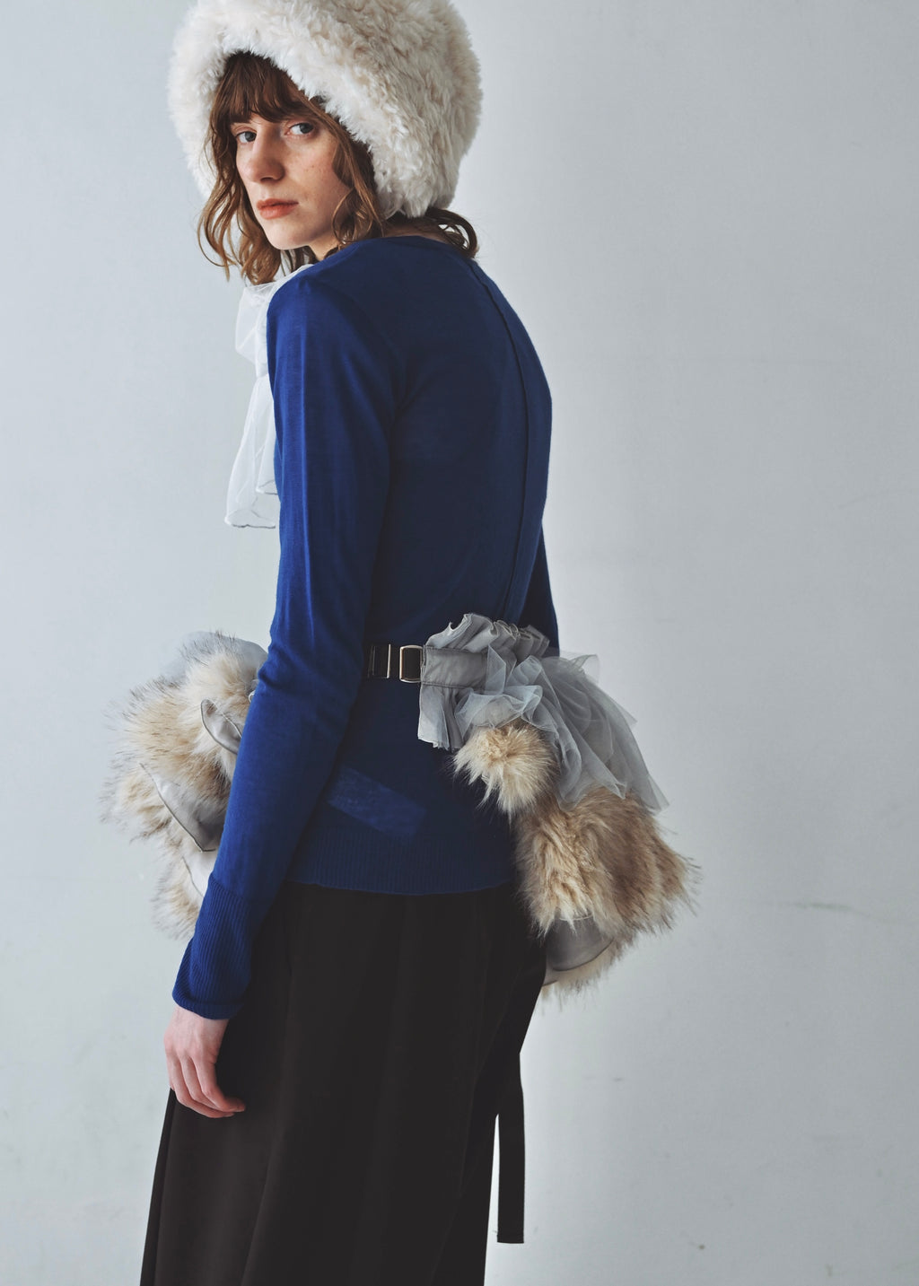 DŌRA VORAN | Fur-Ruffled Hidden Bag - BLUE FOX