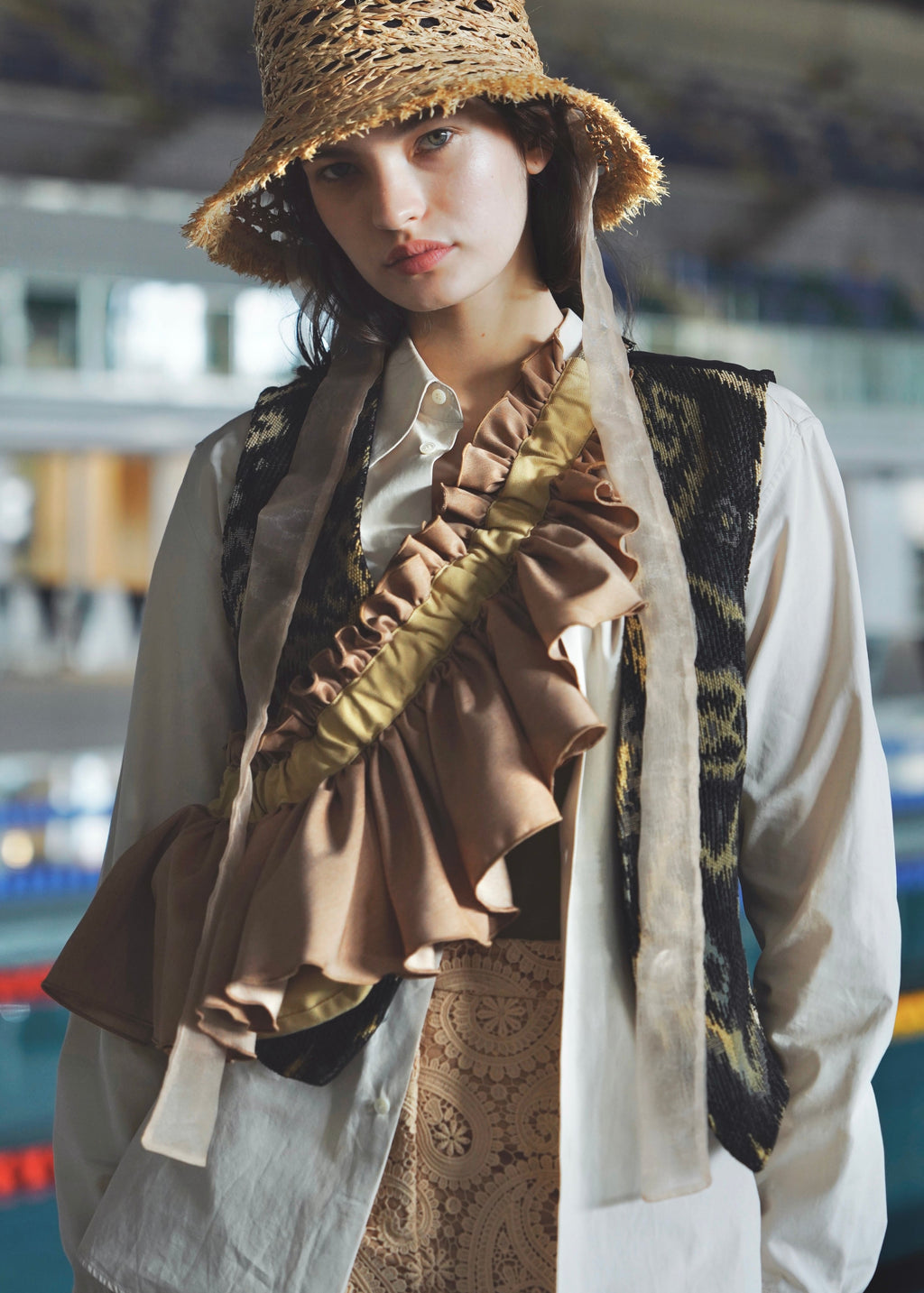 DŌRA | Versatile Ruffled Bag - SAND