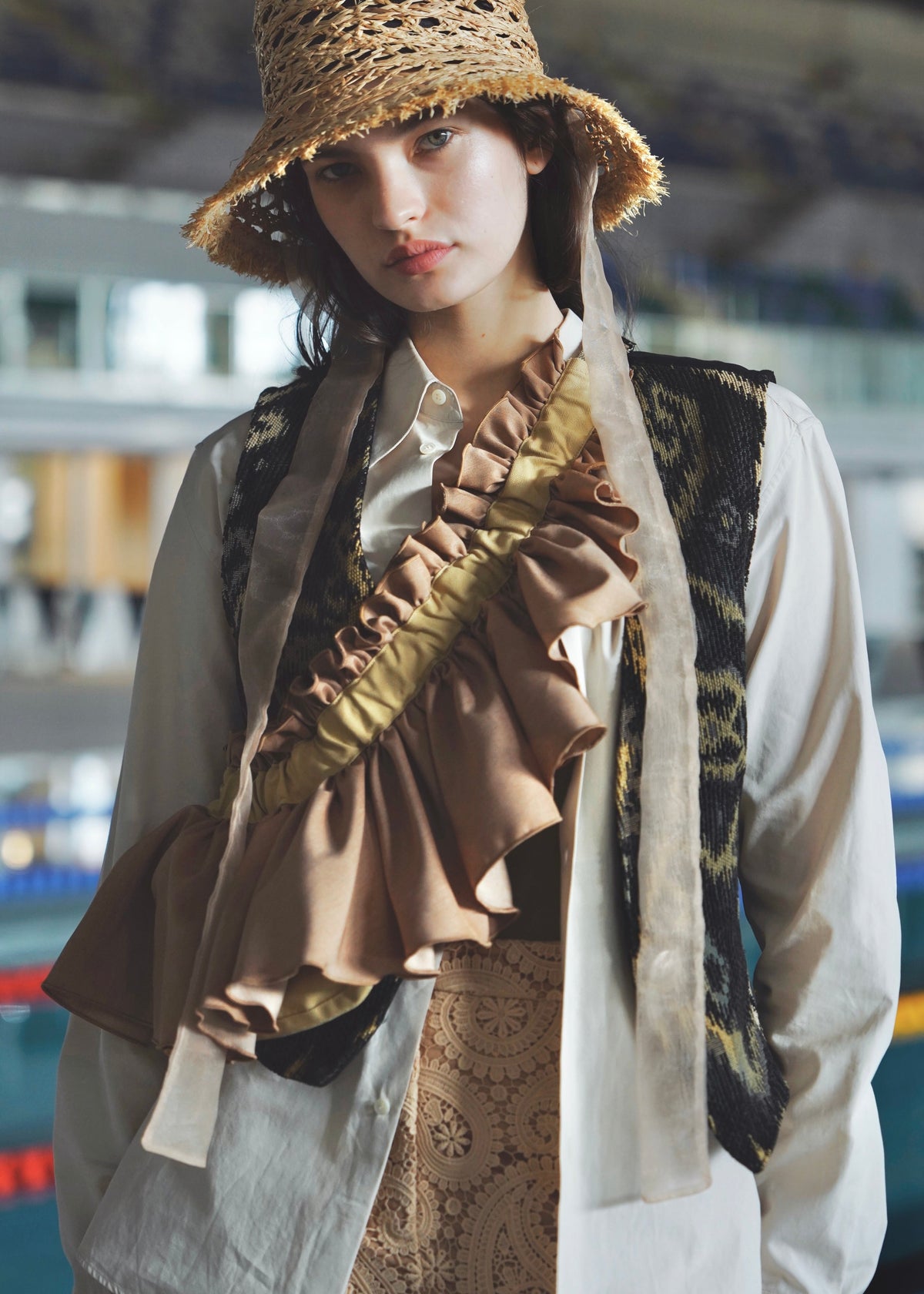 DŌRA | Versatile Ruffled Bag - SAND