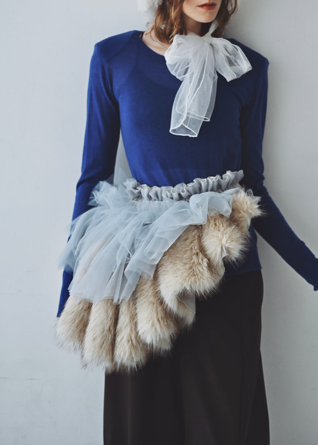 DŌRA VORAN | Fur-Ruffled Hidden Bag - BLUE FOX