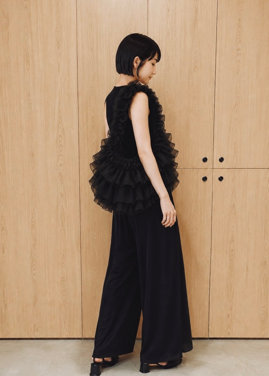 DŌRA QUAX | Ruffled Hidden Bag - NOIR
