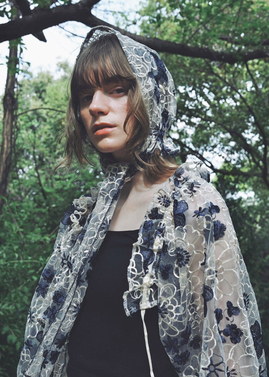 Anemone | Embroidred Lace Veil Hood