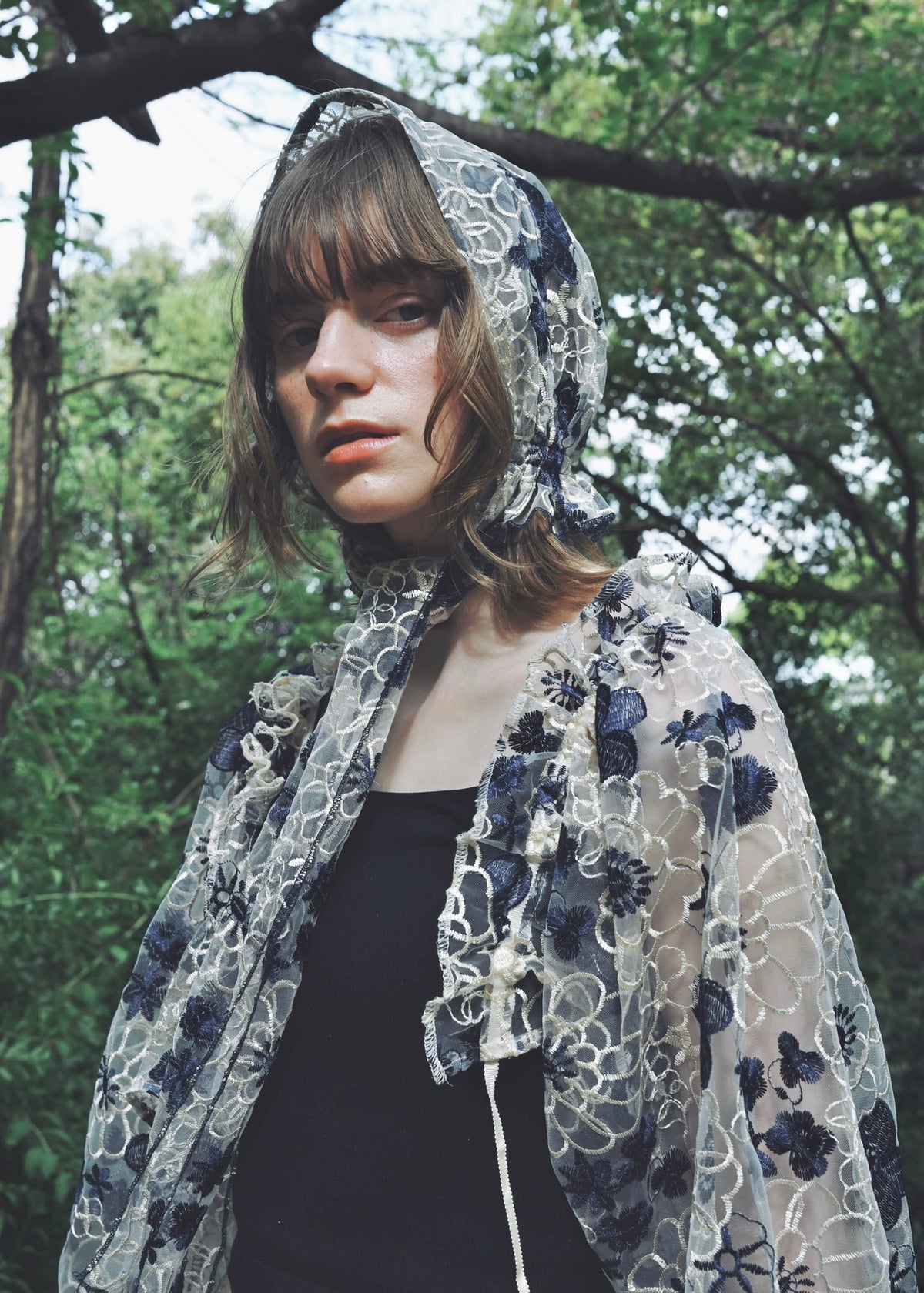 Anemone | Embroidred Lace Veil Hood