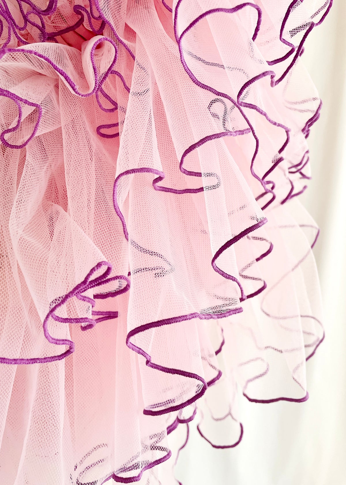 DŌRA TIÉRE | Ruffled Hidden Bag - PINK LEMONADE