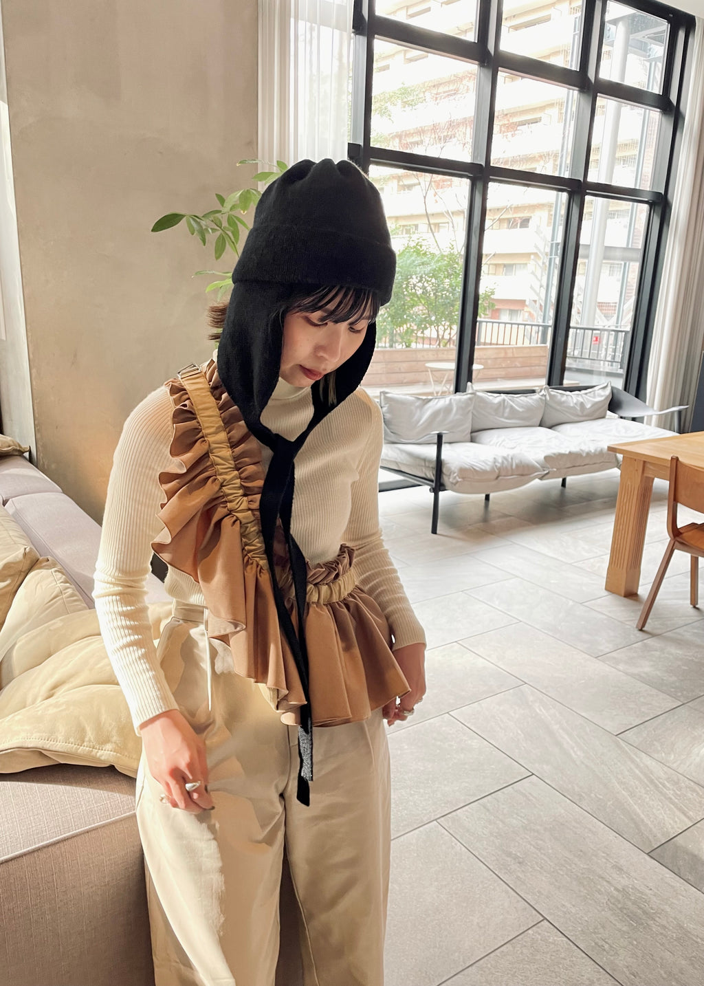 DŌRA | Versatile Ruffled Bag - SAND