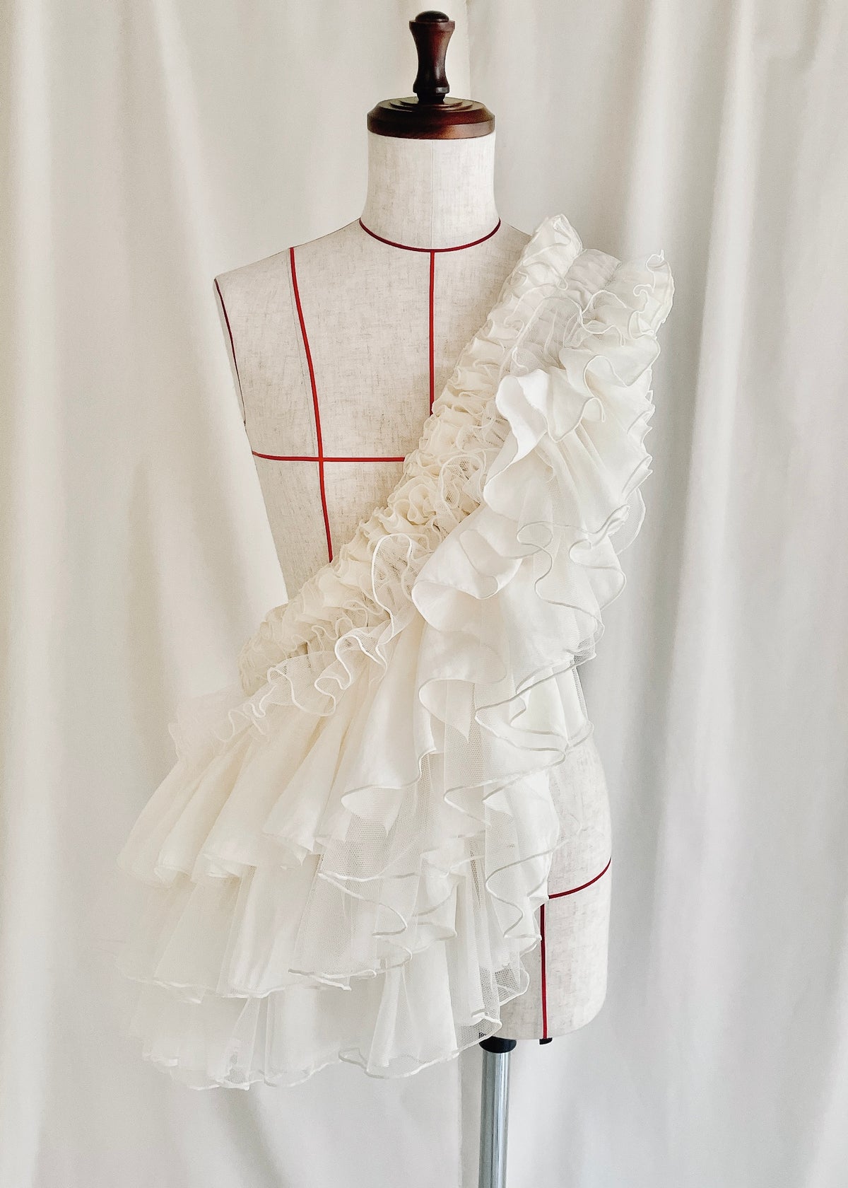 DŌRA QUAX | Ruffled Hidden Bag - MAGNOLIA