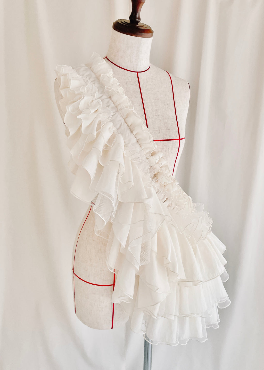 DŌRA QUAX | Ruffled Hidden Bag - MAGNOLIA