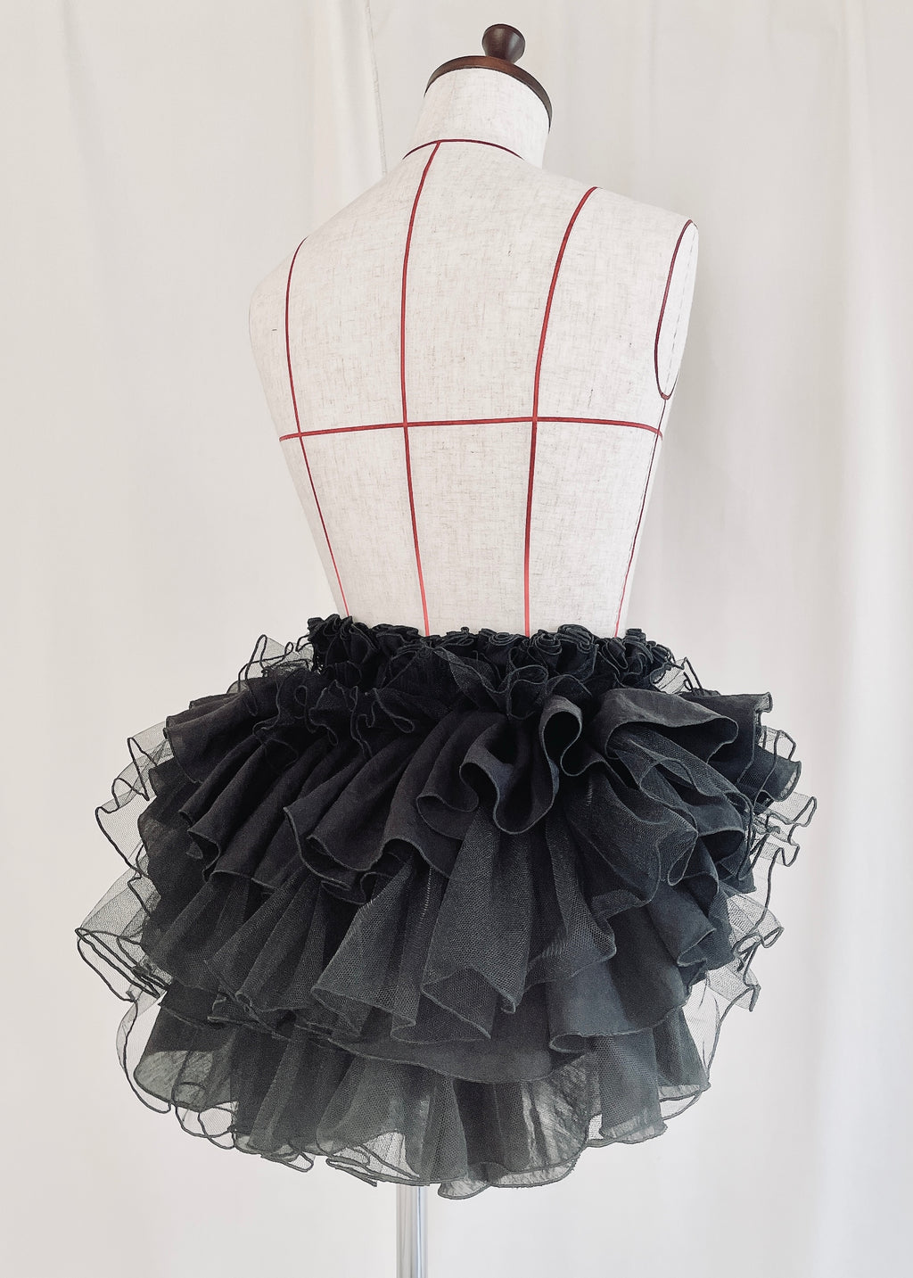 DŌRA QUAX | Ruffled Hidden Bag - NOIR