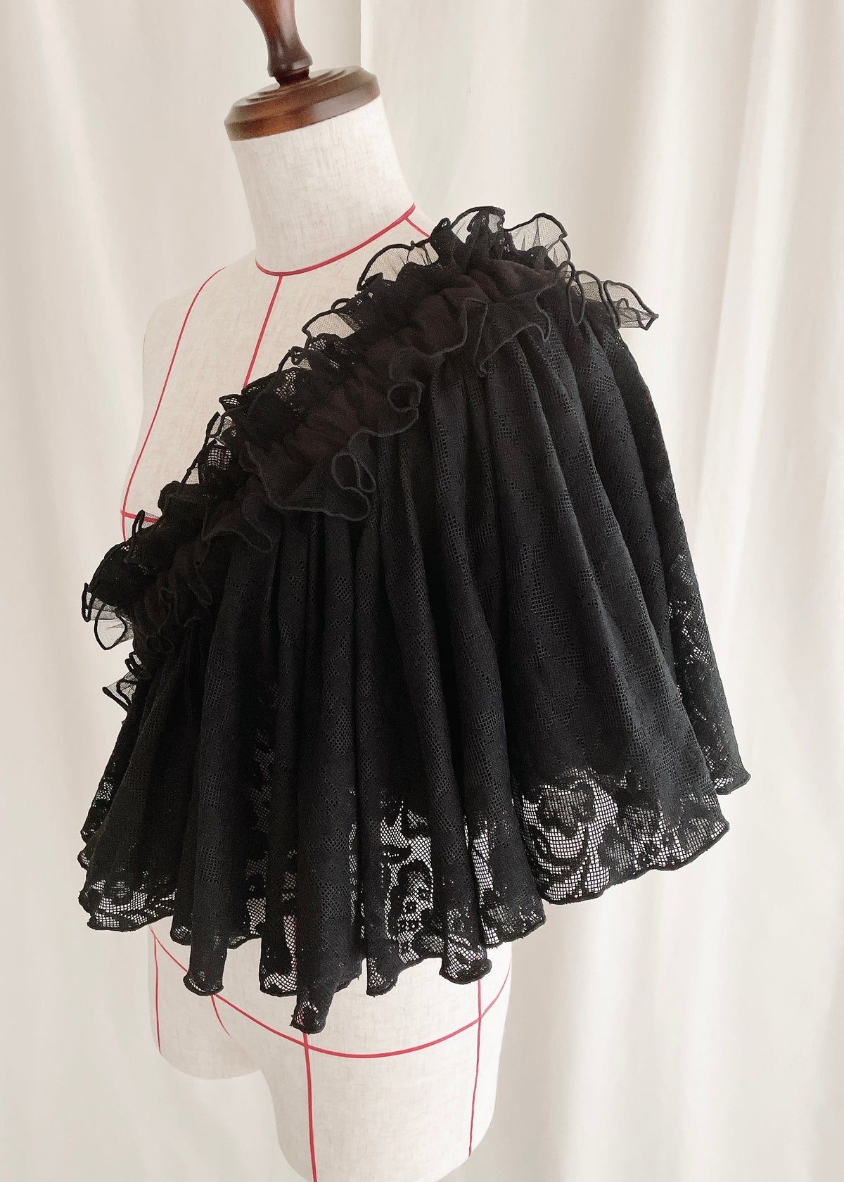 DŌRA CÎTA | Ruffled Hidden Bag - OFF WHITE