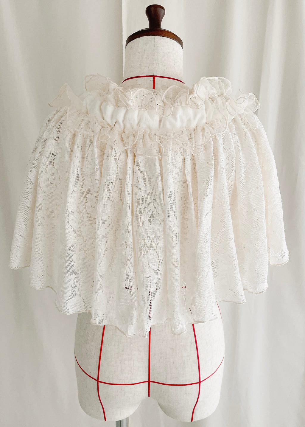 DŌRA CÎTA | Ruffled Hidden Bag - OFF WHITE