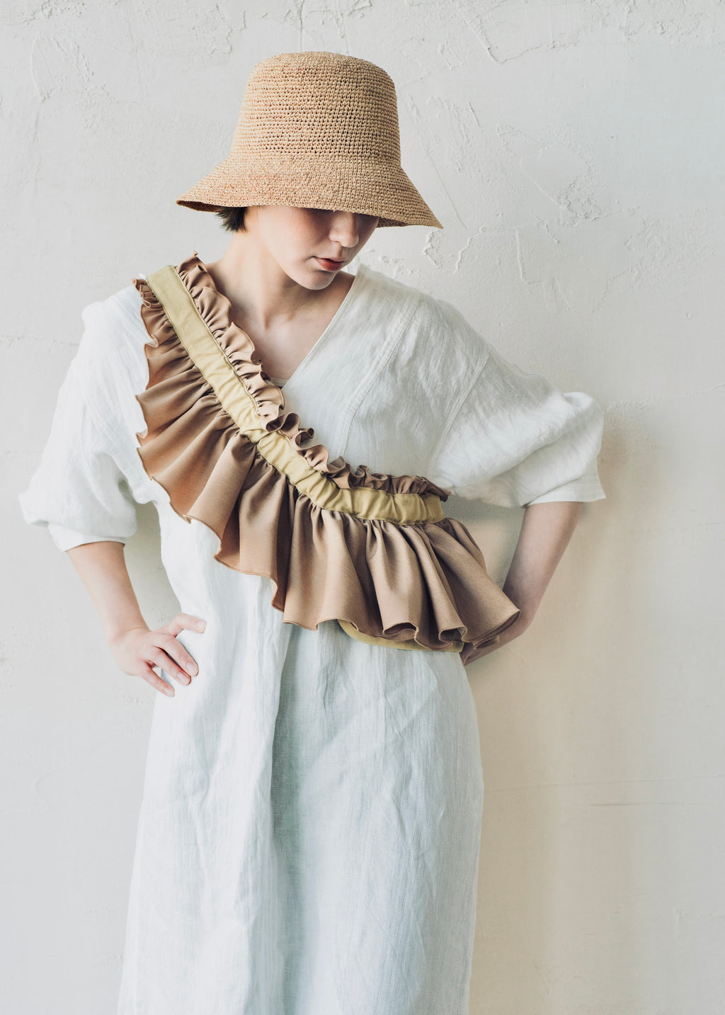 DŌRA | Versatile Ruffled Bag - SAND