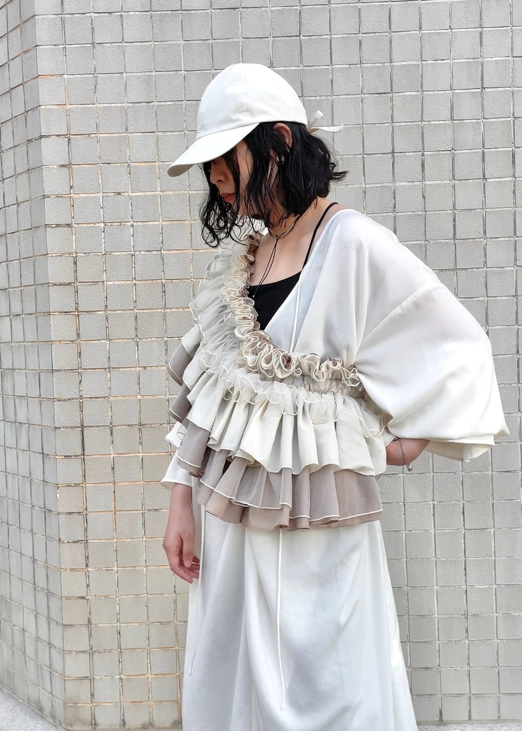 DŌRA MÖRA | Versatile Ruffled Bag - LATTE BEIGE
