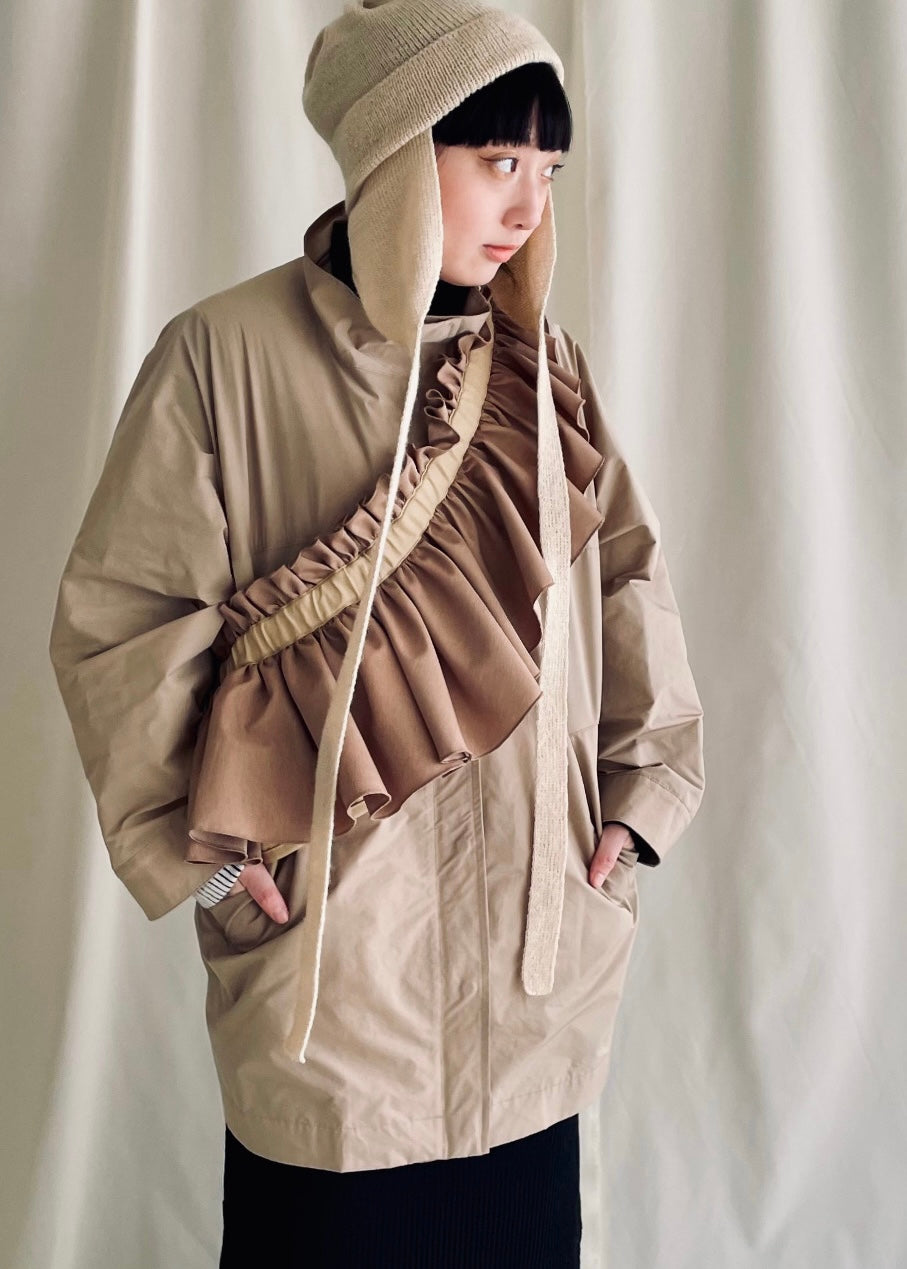 DŌRA | Versatile Ruffled Bag - SAND