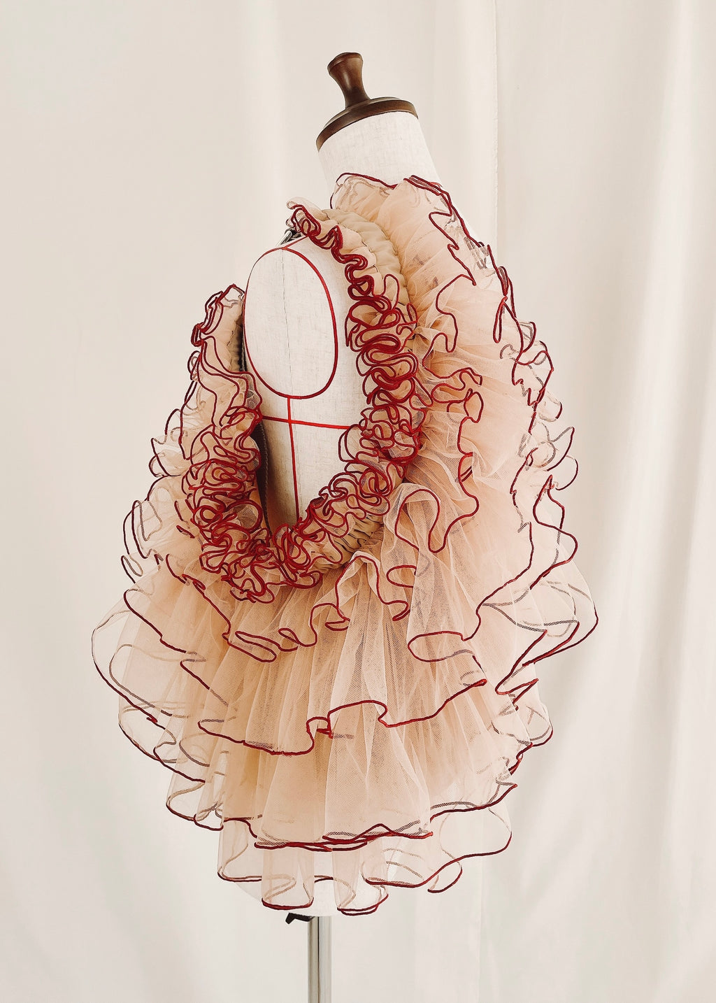DŌRA TIÉRE | Ruffled Hidden Bag - FIG SANGRIA